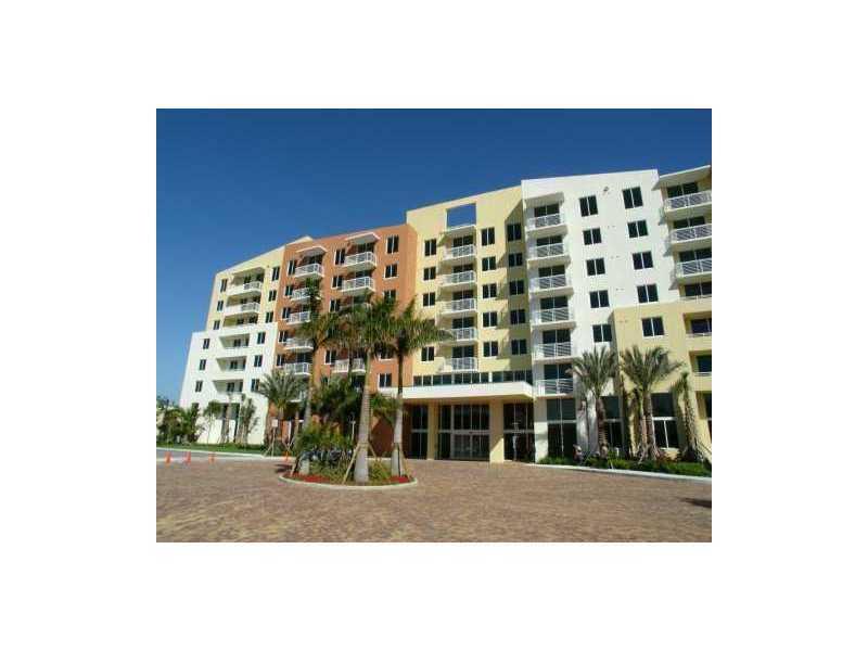3/2 PENTHOUSE WITH AN EXCELLENT VIEW. LOCATED IN THE HEART OF AVENTURA, 24HR VALET SERVICE, POOL, SECURITY, GYM, AND MUCH MORE! HIGH CEILINGS, FULLY FURNISHED, YEARLY.