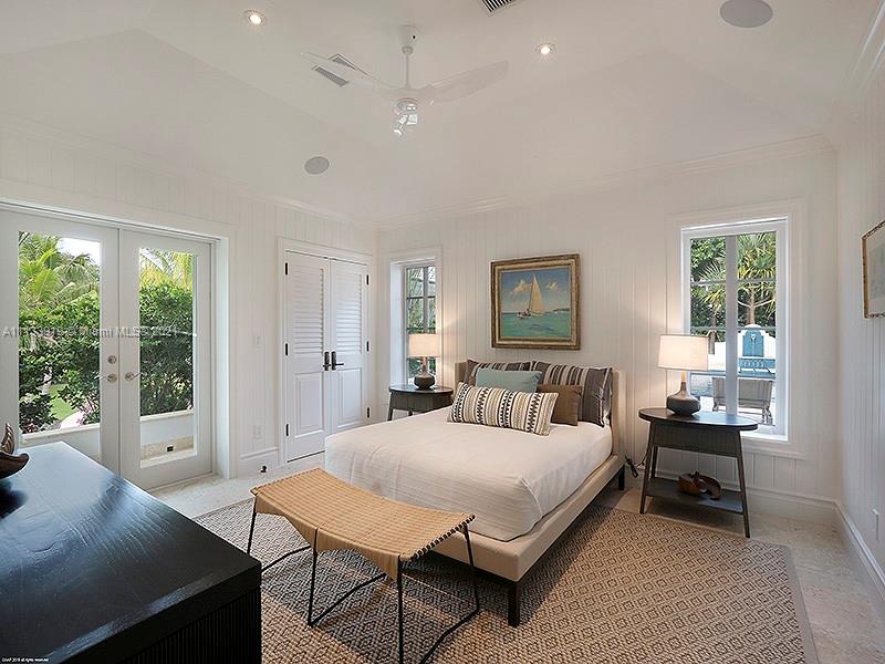 JUPITER ISLAND - Residential
