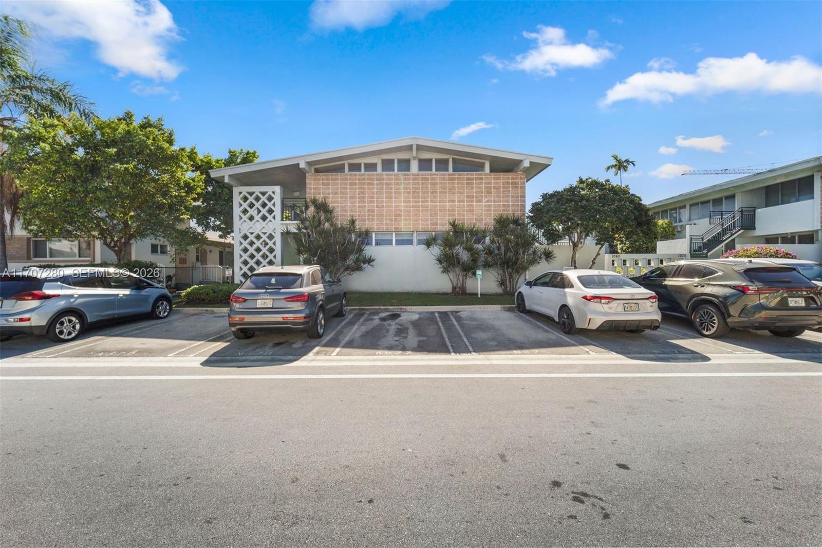BAY HARBOR ISLANDS, FLORID - Land