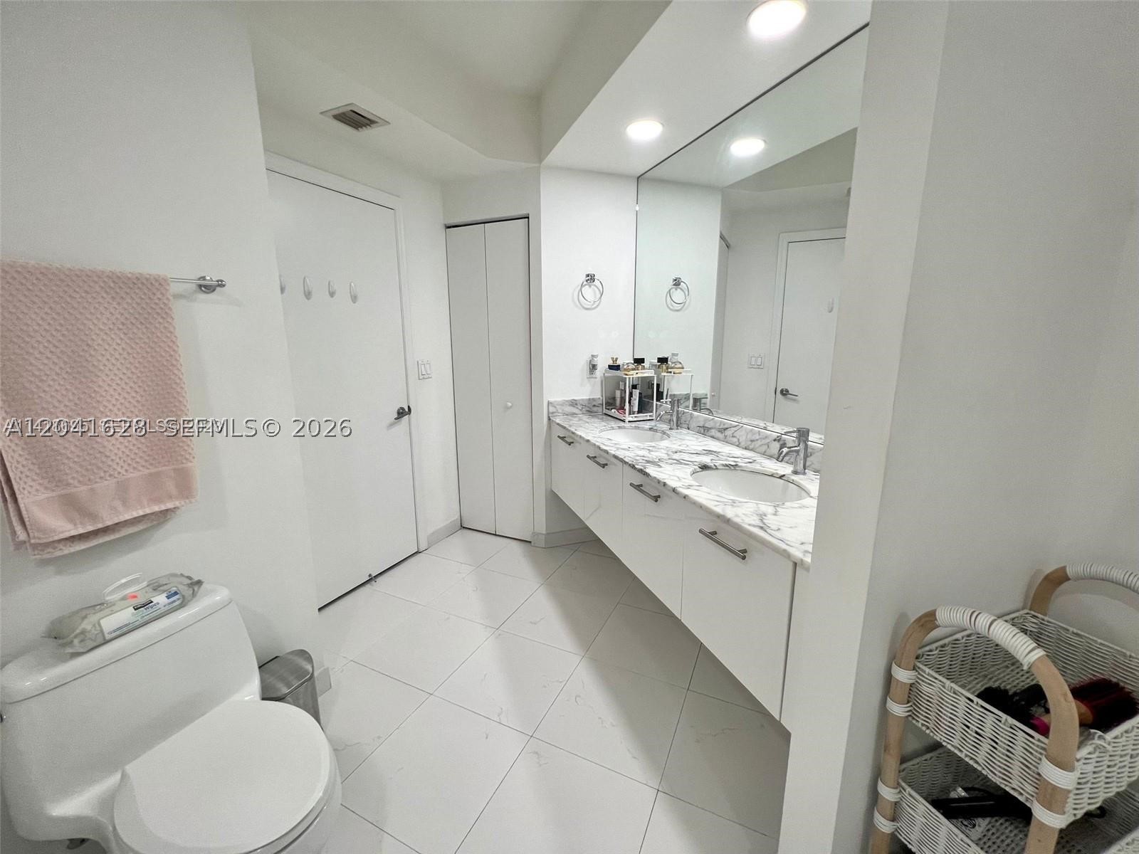 500 BRICKELL EAST CONDO - Residential