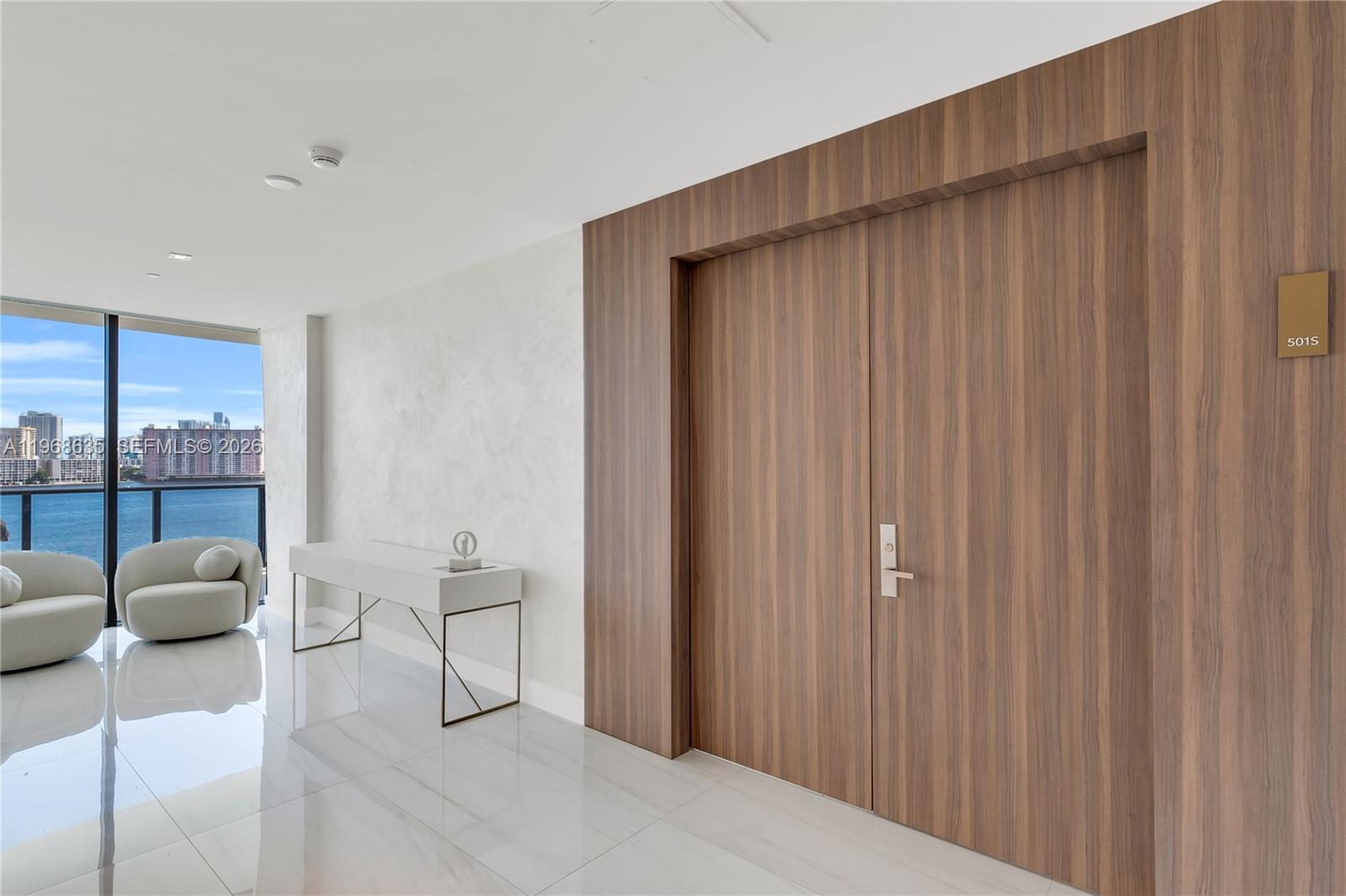 PRIVE CONDO - Residential