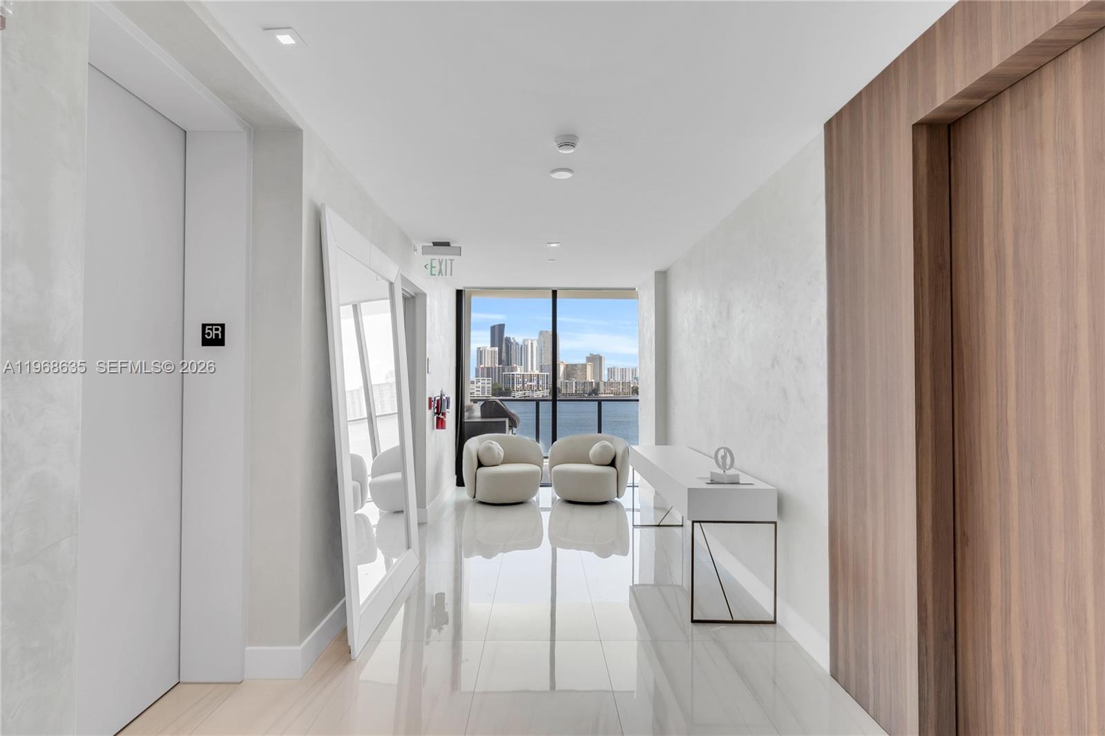 PRIVE CONDO - Residential
