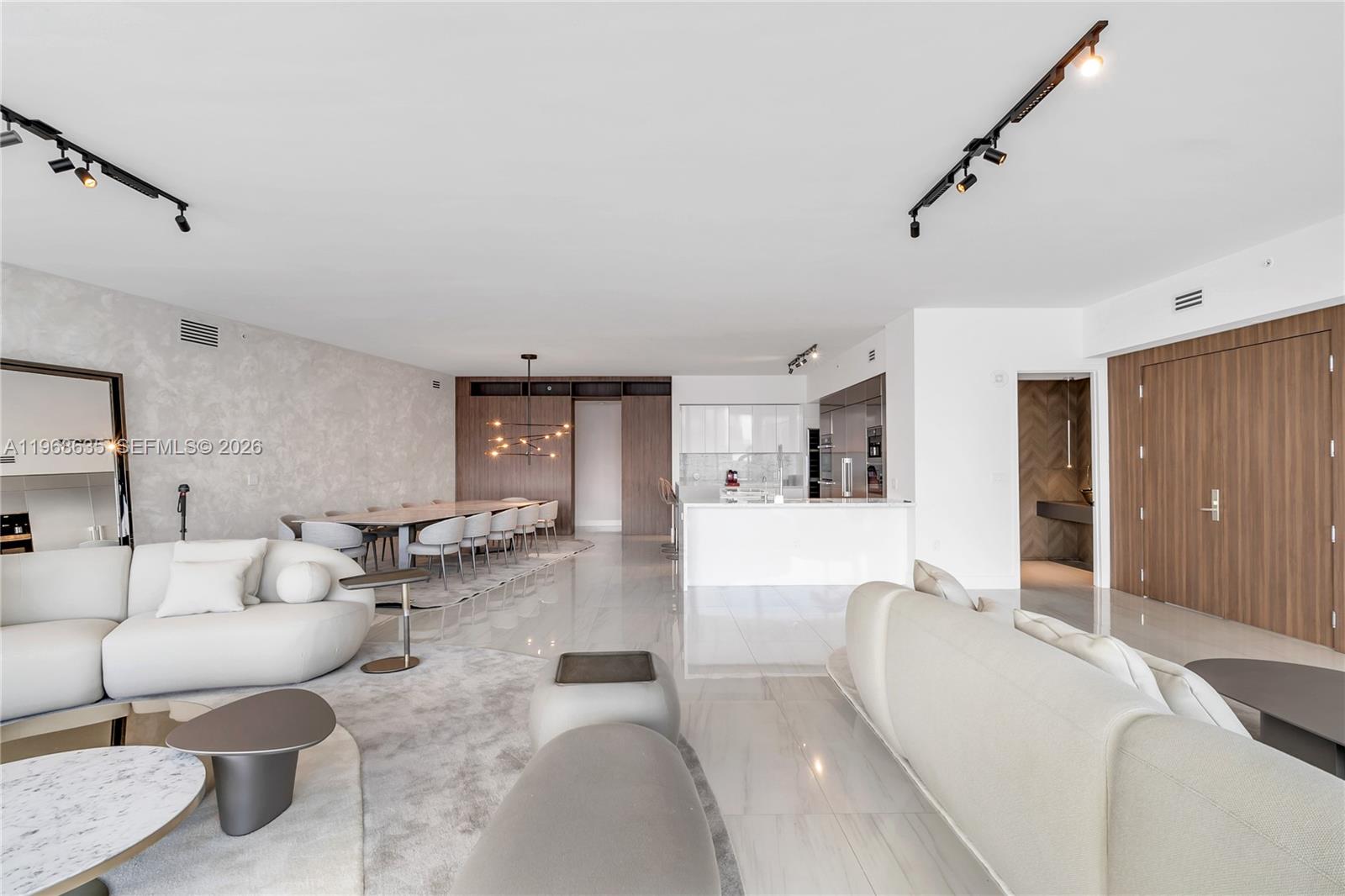 PRIVE CONDO - Residential