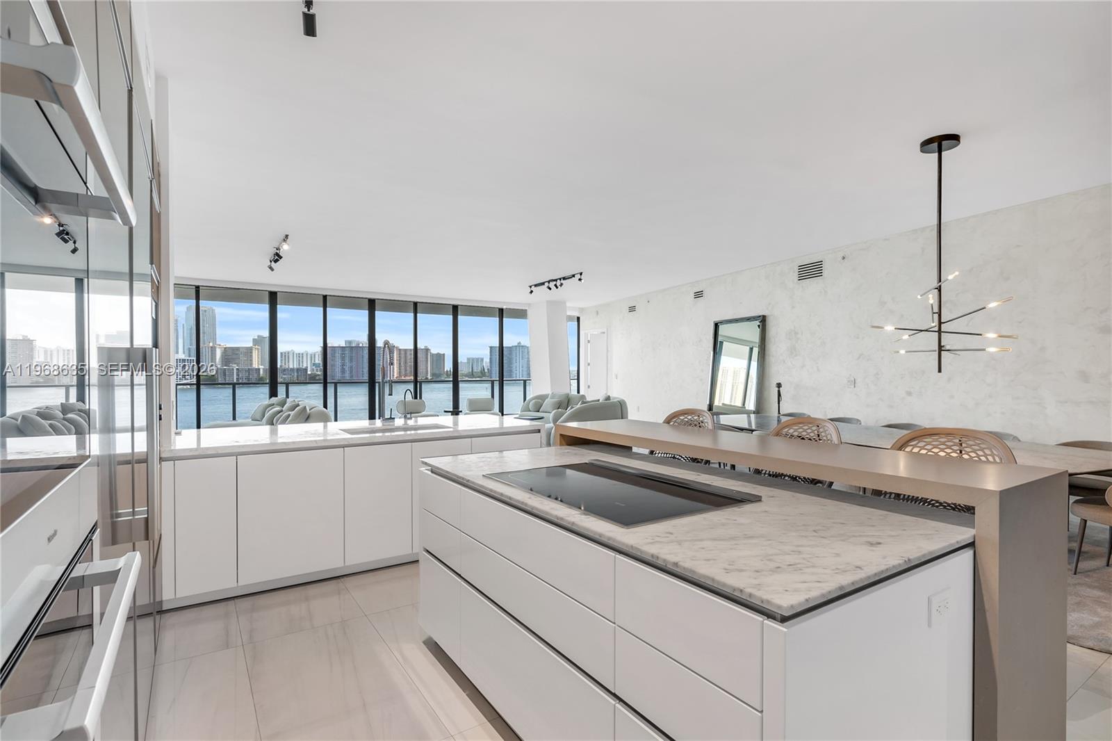 PRIVE CONDO - Residential