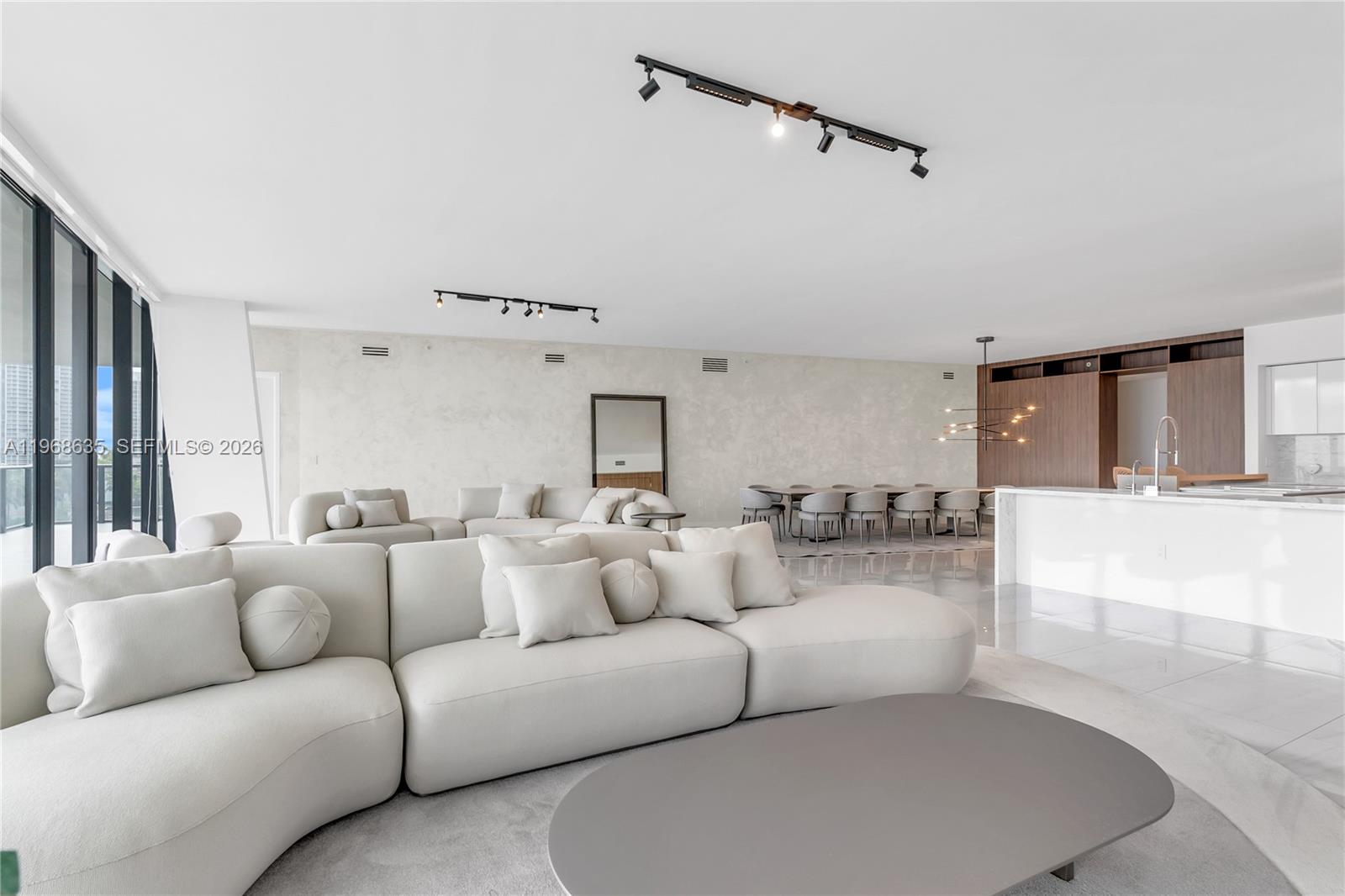 PRIVE CONDO - Residential