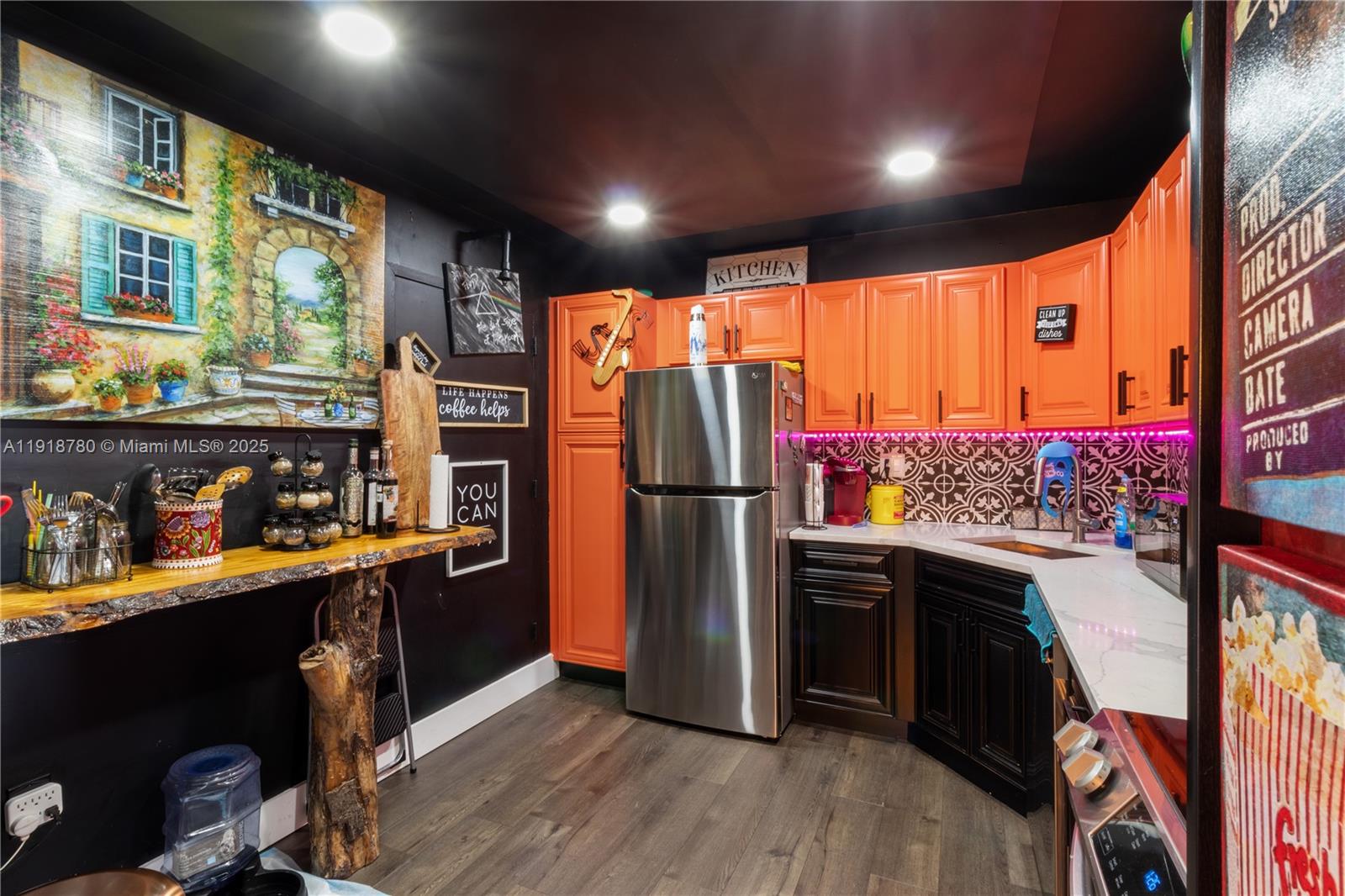 COMMODORE PLAZA CONDO - Residential