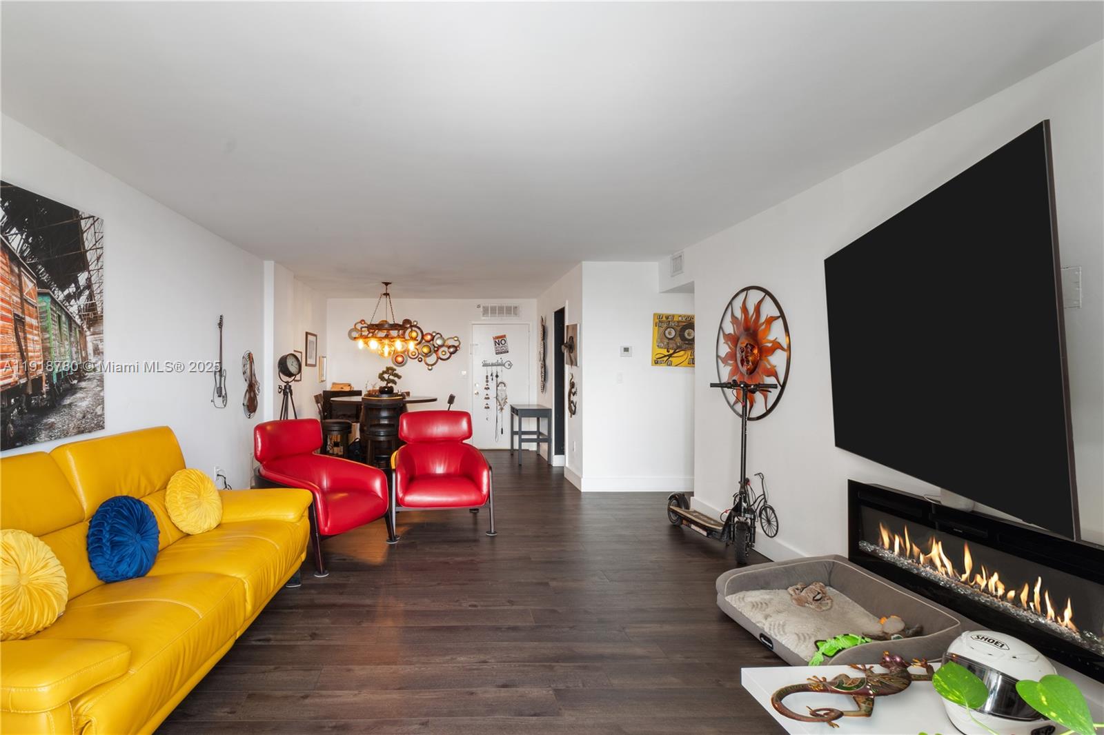 COMMODORE PLAZA CONDO - Residential