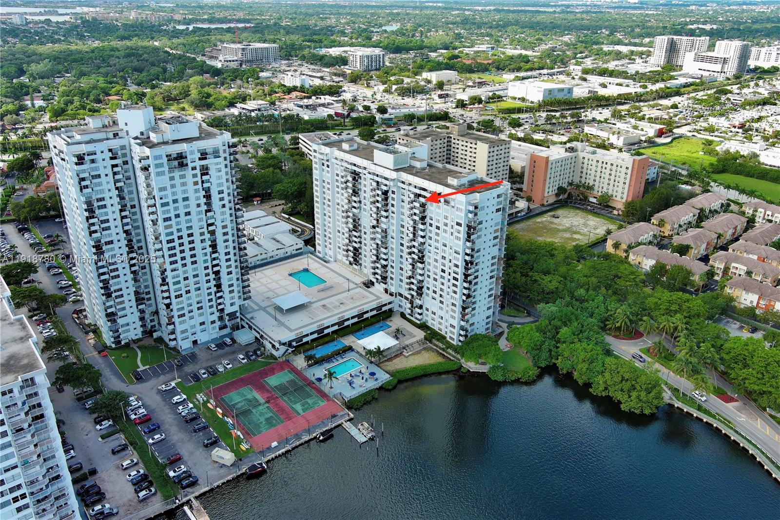COMMODORE PLAZA CONDO - Residential