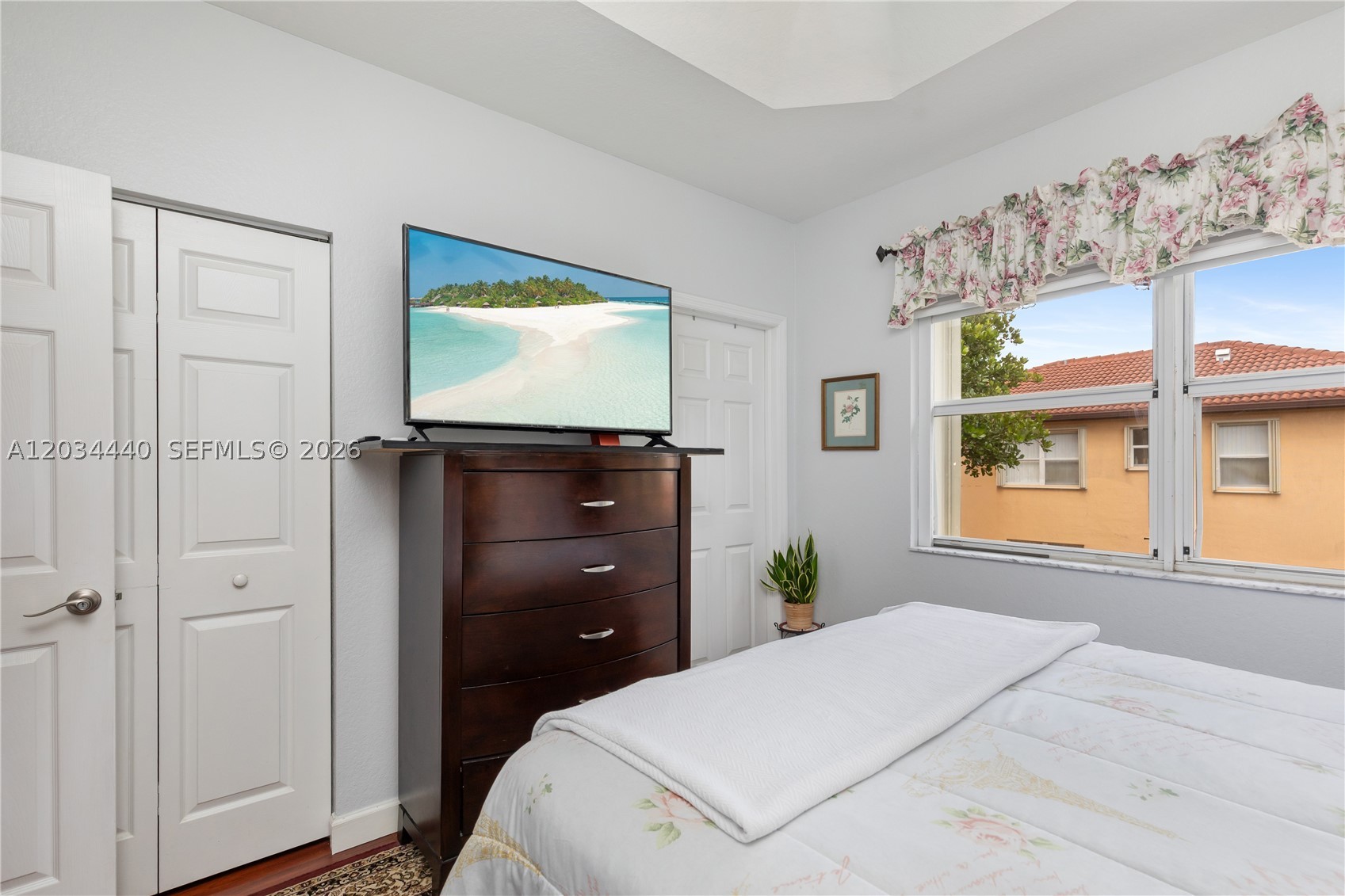 VILLAS AT CARMEL CONDO NO - Residential