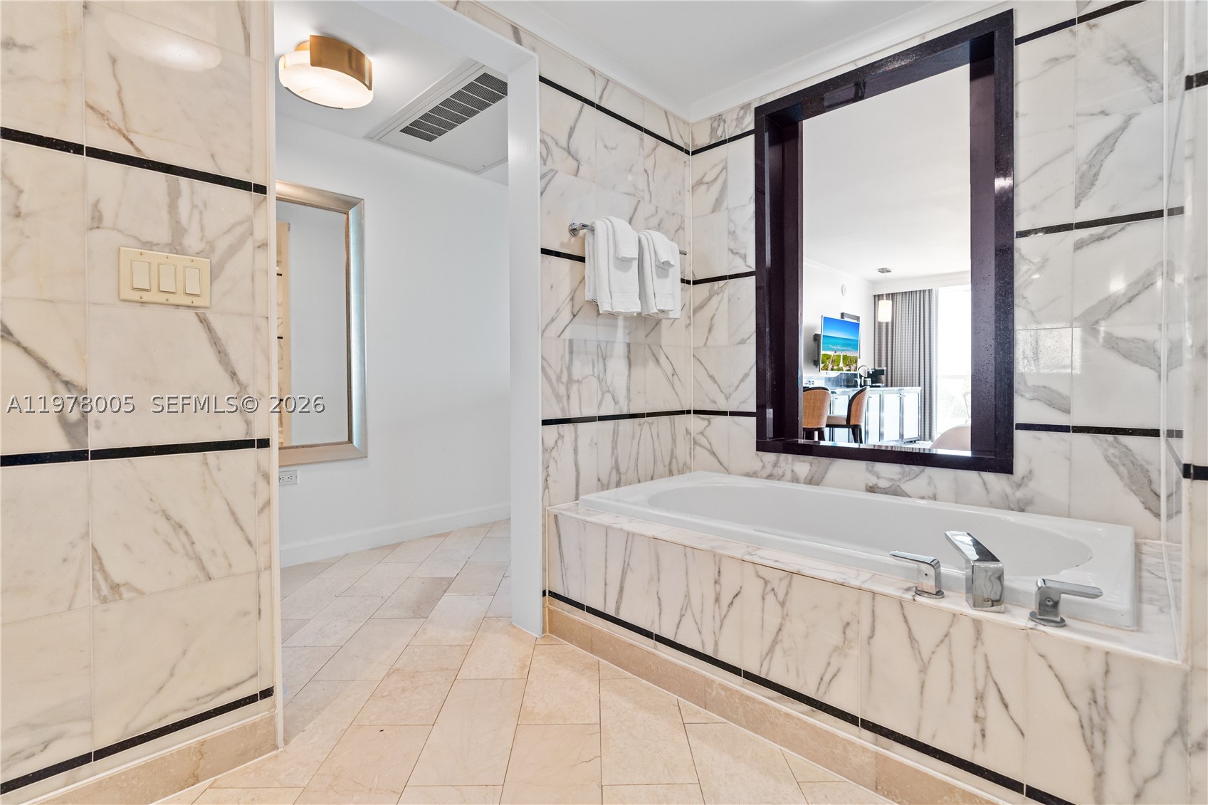 FONTAINEBLEAU III - Residential