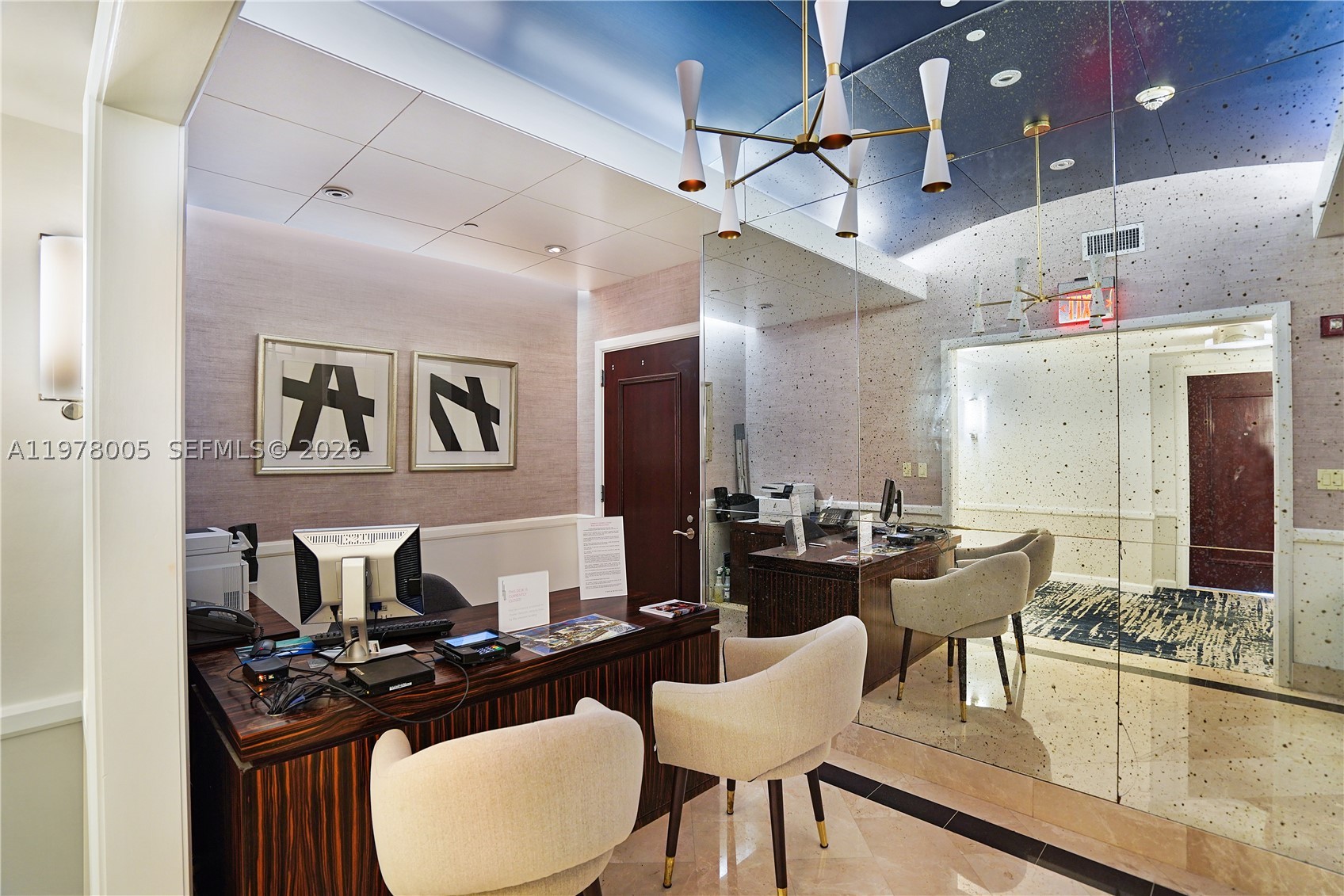 FONTAINEBLEAU III - Residential