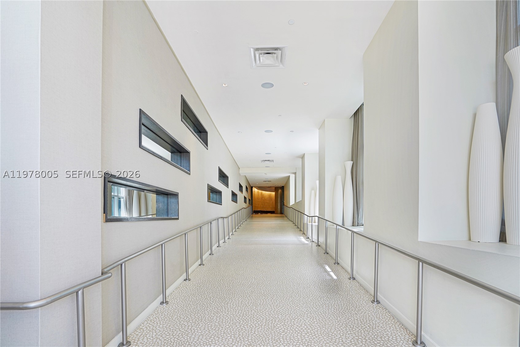 FONTAINEBLEAU III - Residential