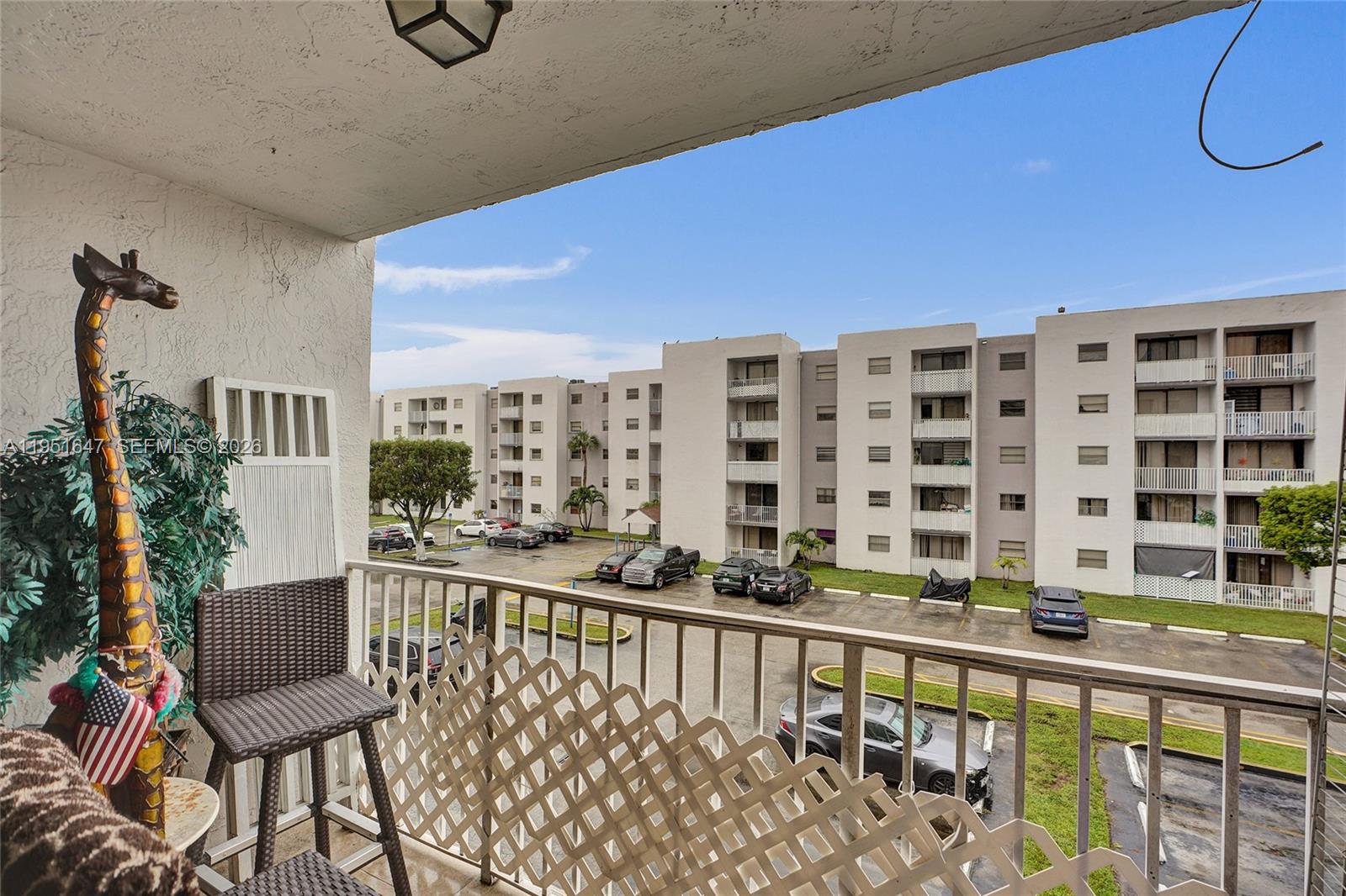 FONTAINEBLEAU GARDENS CON - Residential