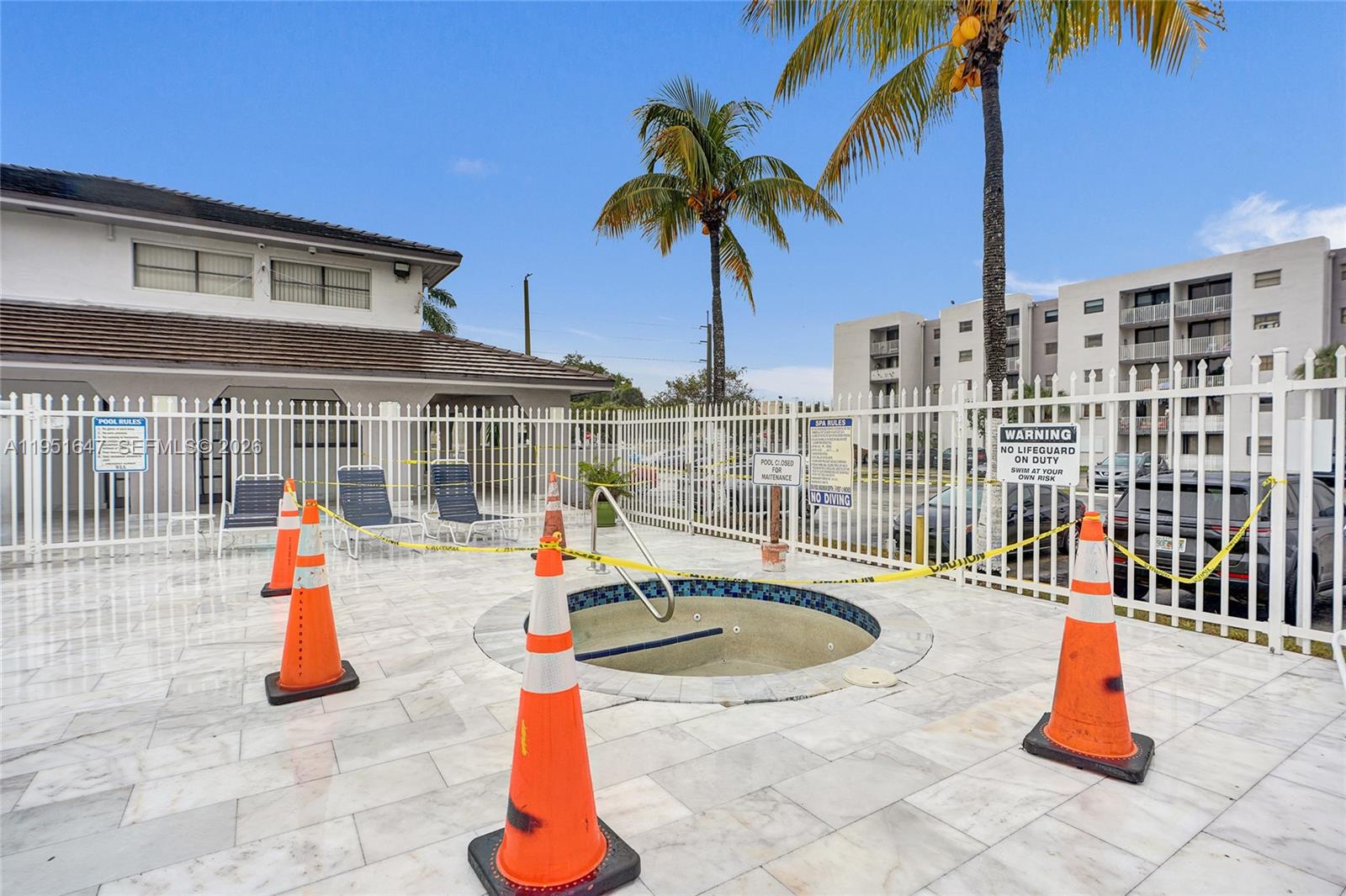 FONTAINEBLEAU GARDENS CON - Residential