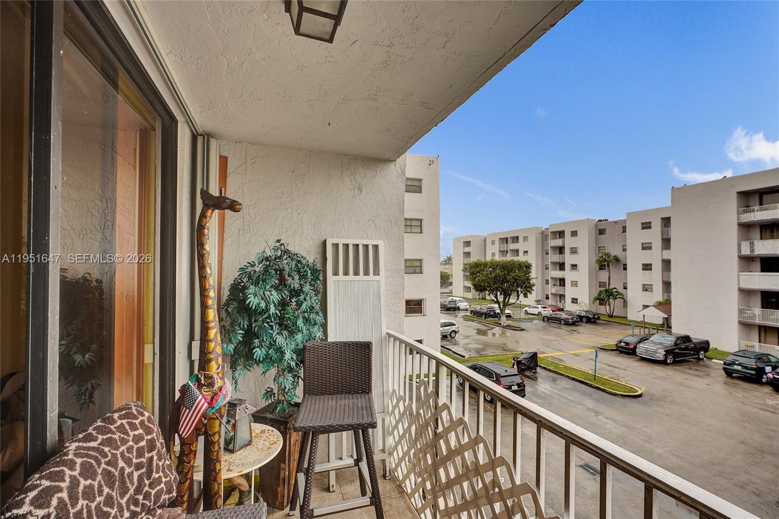 FONTAINEBLEAU GARDENS CON - Residential