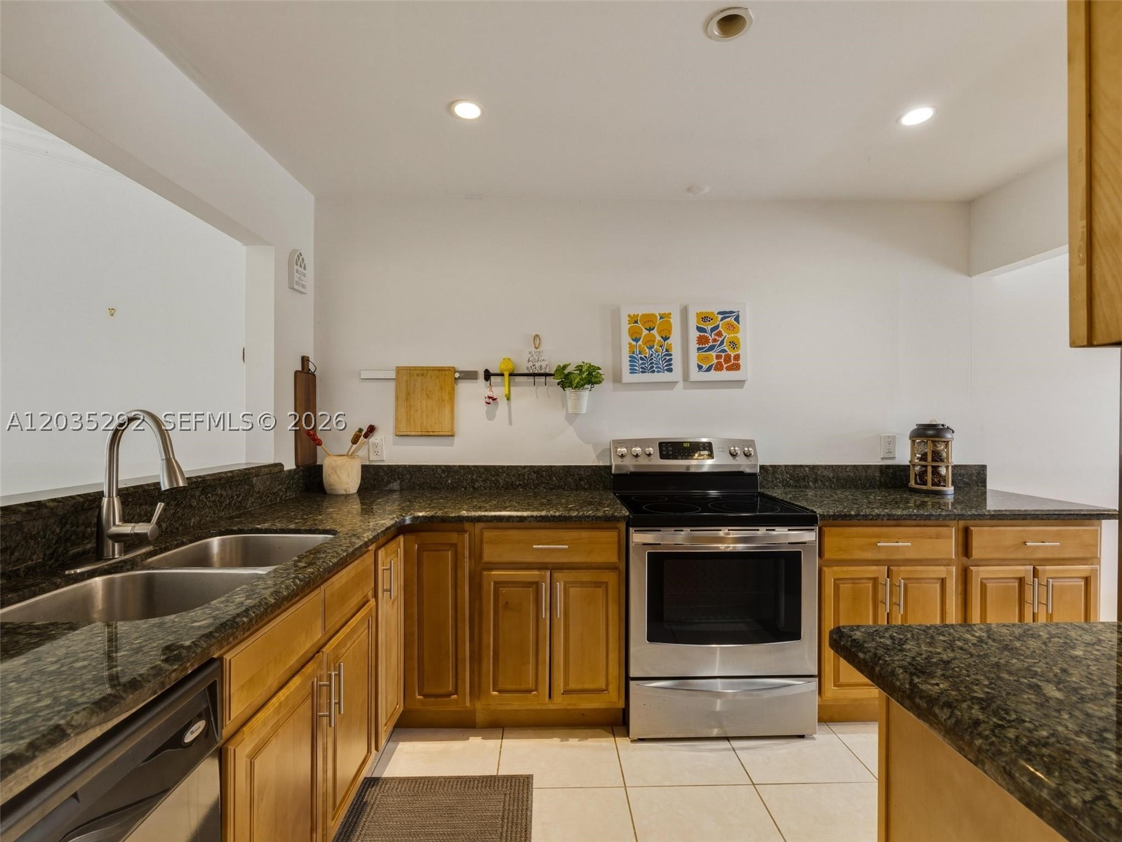 KINGS COURT WEST - Residential Lease
