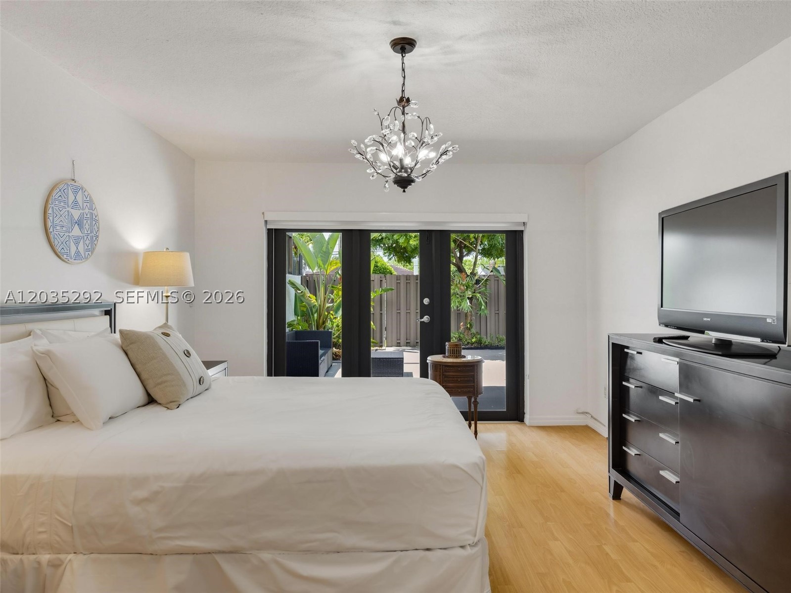 KINGS COURT WEST - Residential Lease