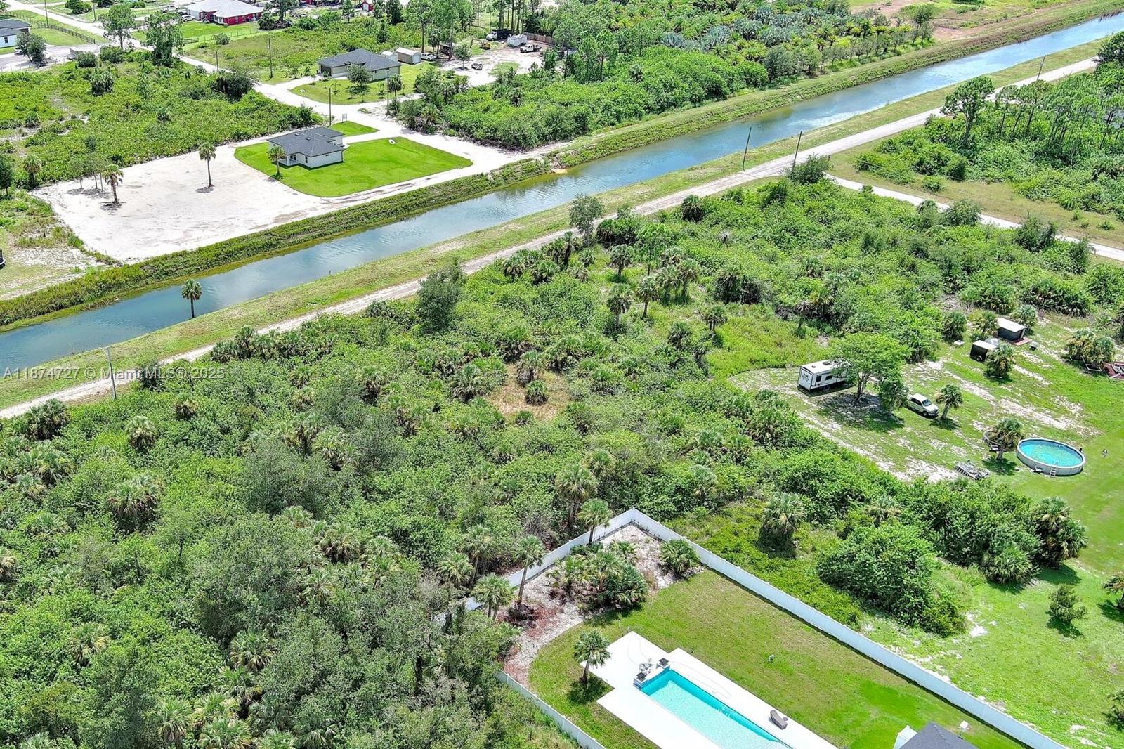 LEHIGH ACRES - Land