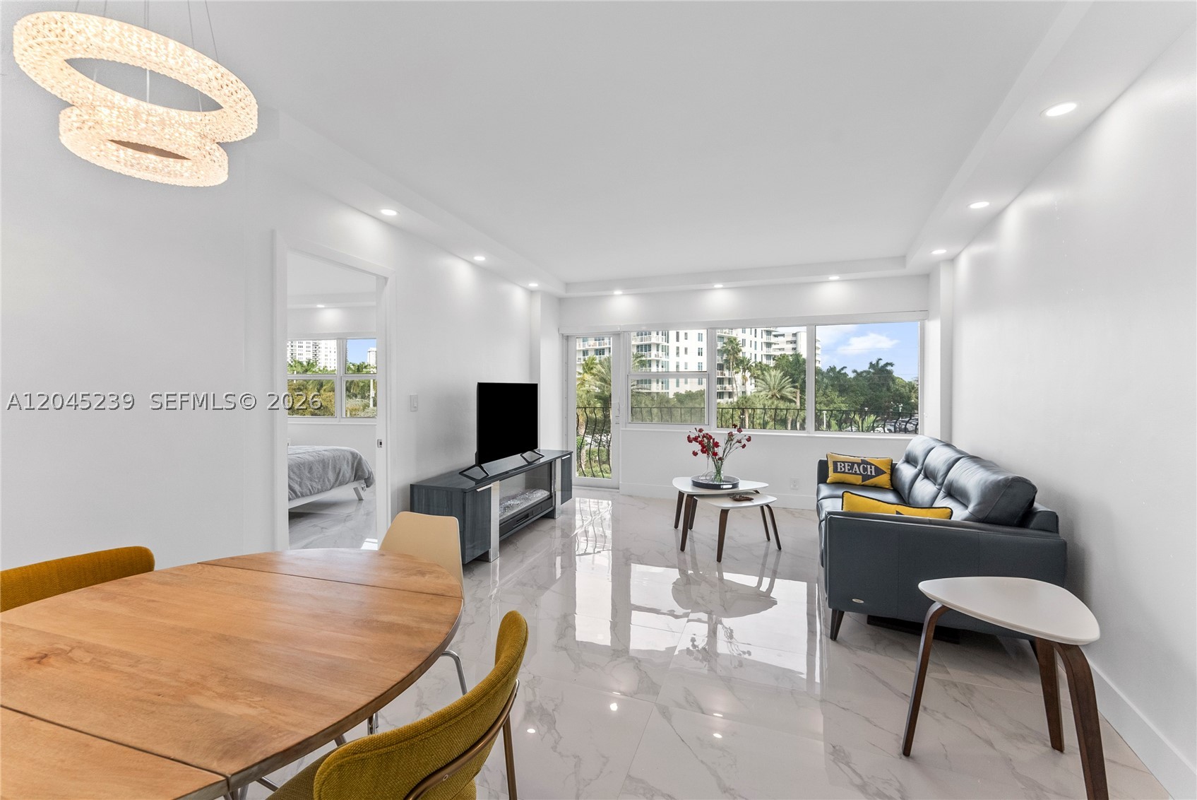 LE CERCLE BY THE BEACH CO - Residential Lease