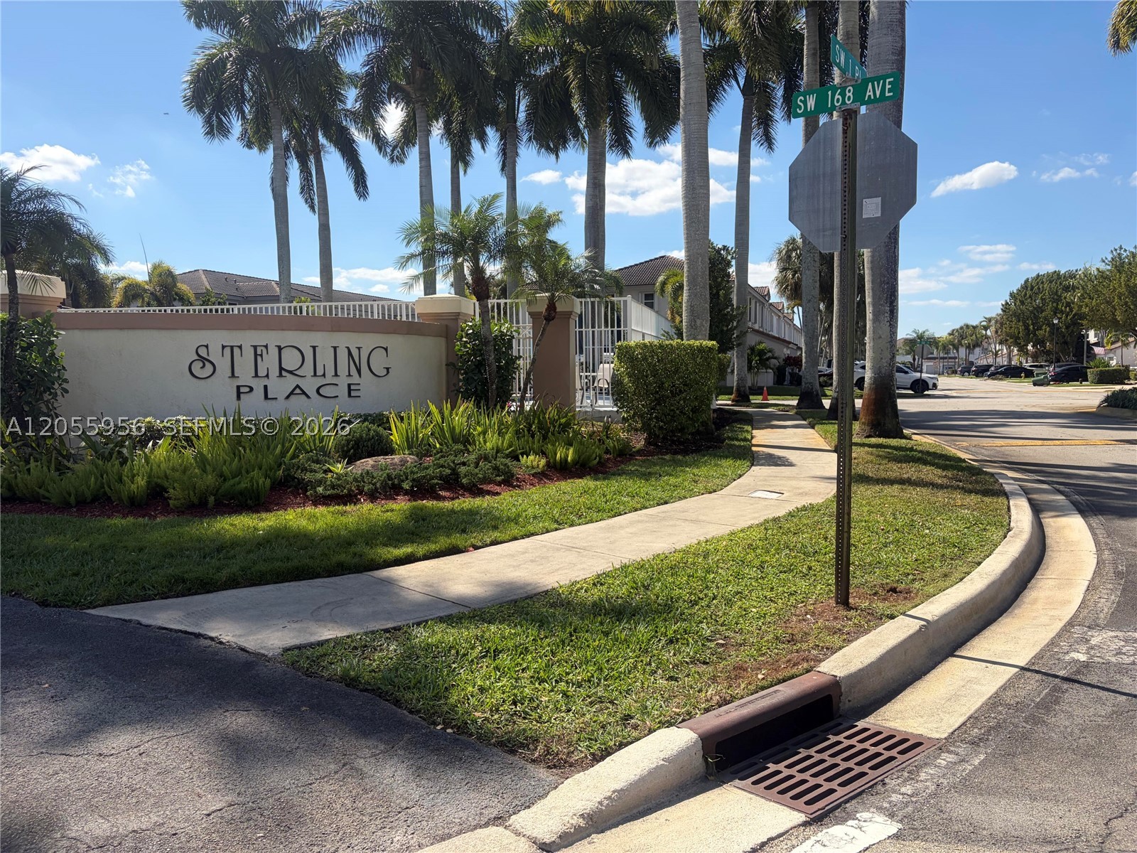 PEMBROKE SHORES 157-22 B - Residential
