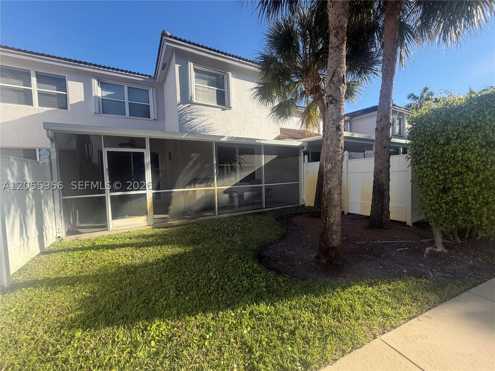 PEMBROKE SHORES 157-22 B - Residential