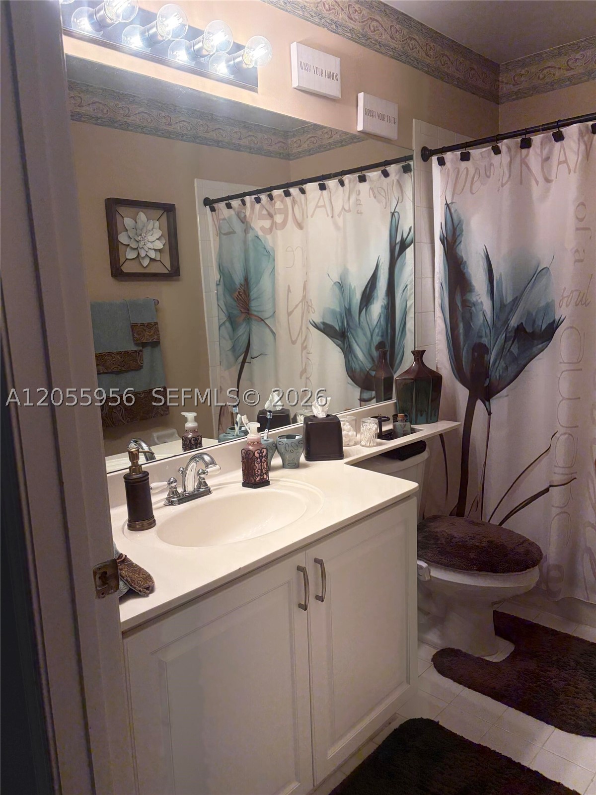 PEMBROKE SHORES 157-22 B - Residential