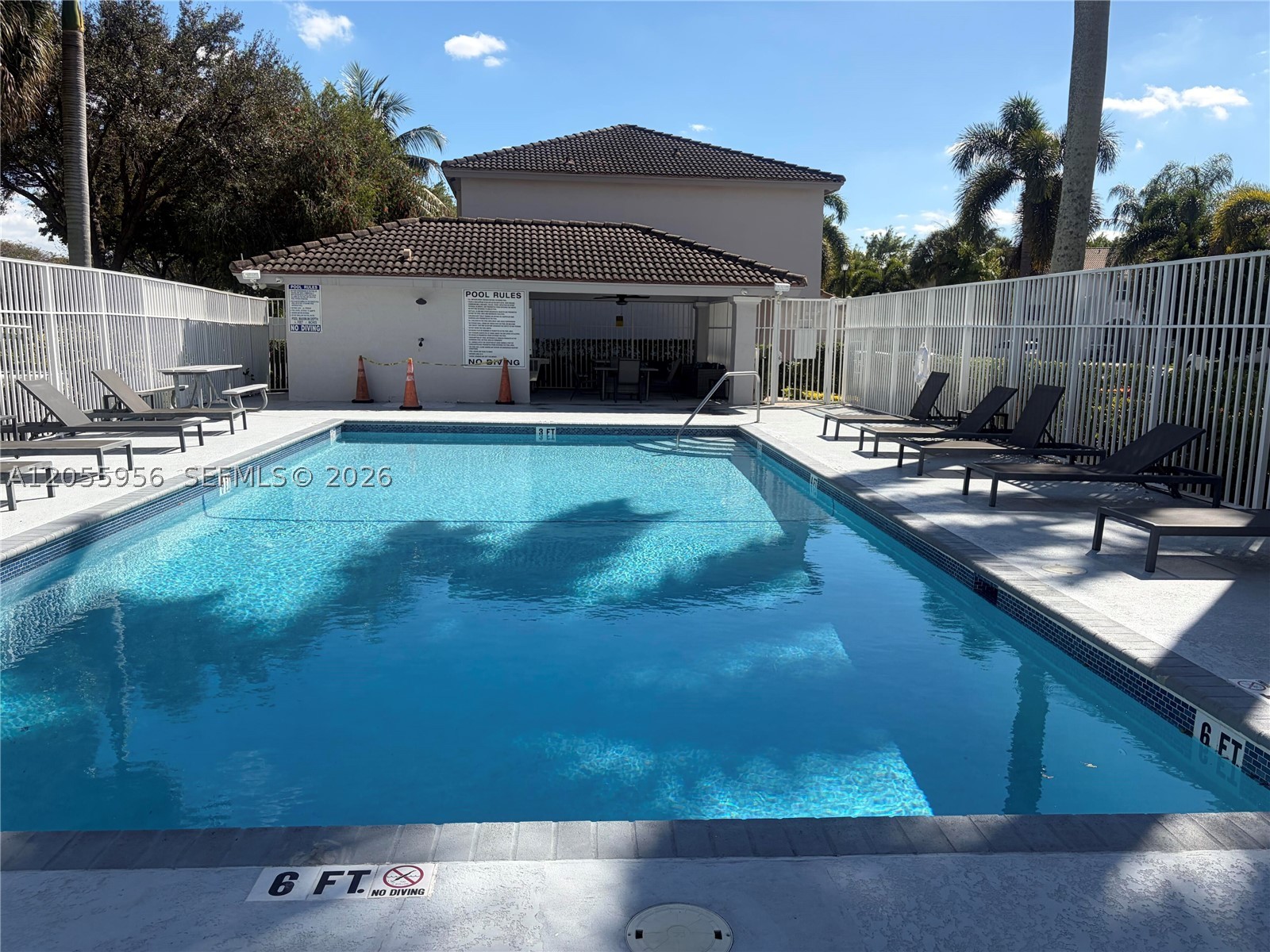 PEMBROKE SHORES 157-22 B - Residential