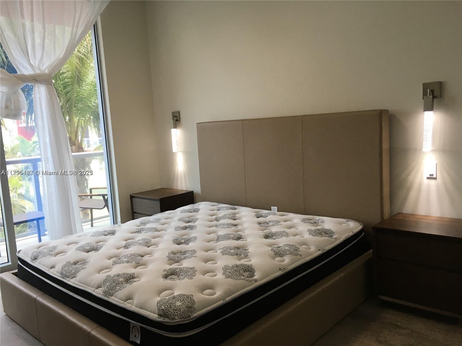 COSTA HOLLYWOOD CONDO - Residential