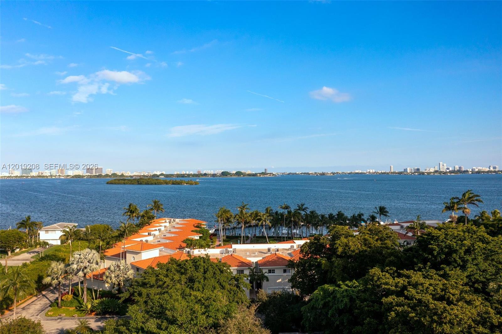 TOWERS OF QUAYSIDE CONDO - Residential