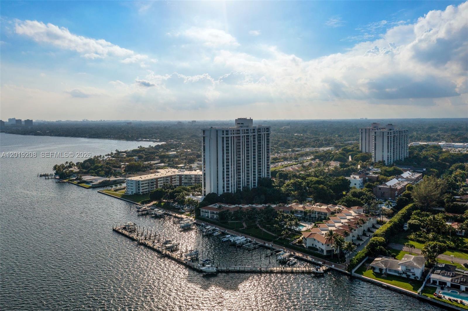 TOWERS OF QUAYSIDE CONDO - Residential