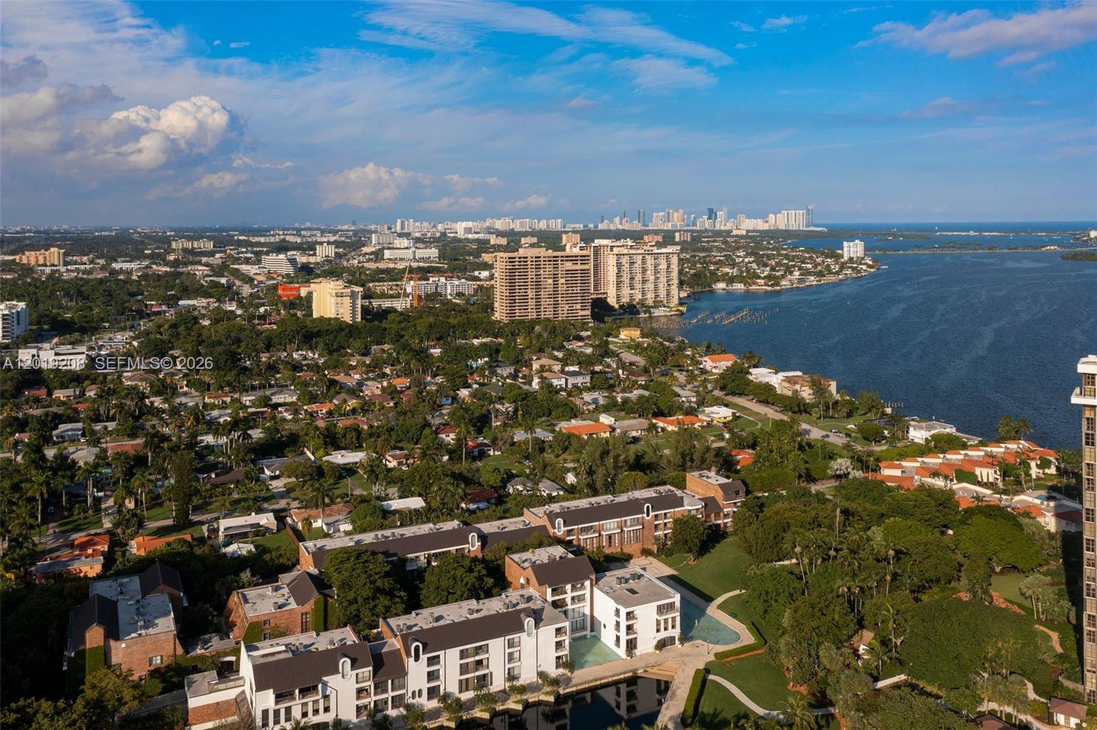 TOWERS OF QUAYSIDE CONDO - Residential