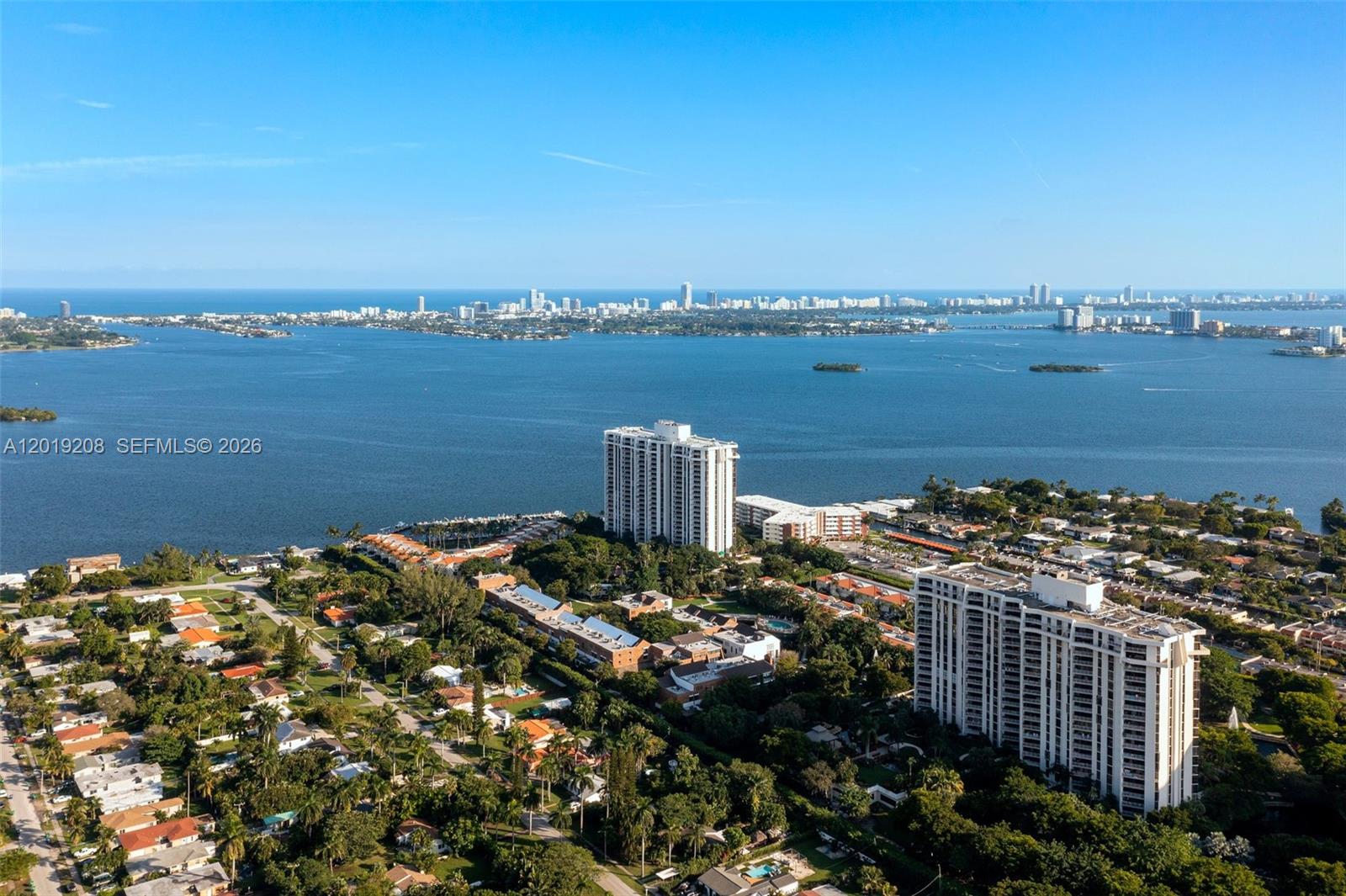 TOWERS OF QUAYSIDE CONDO - Residential