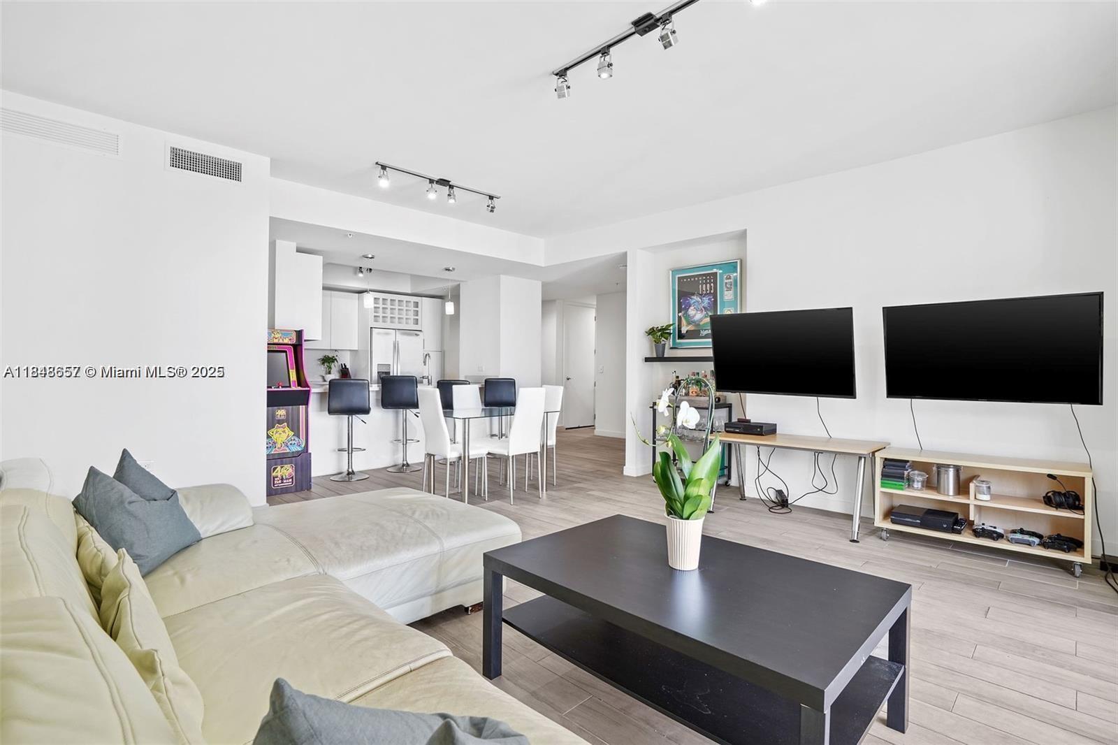 NINE AT MARY BRICKELL VIL - Residential