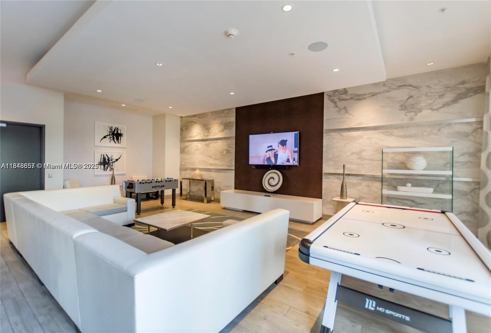 NINE AT MARY BRICKELL VIL - Residential