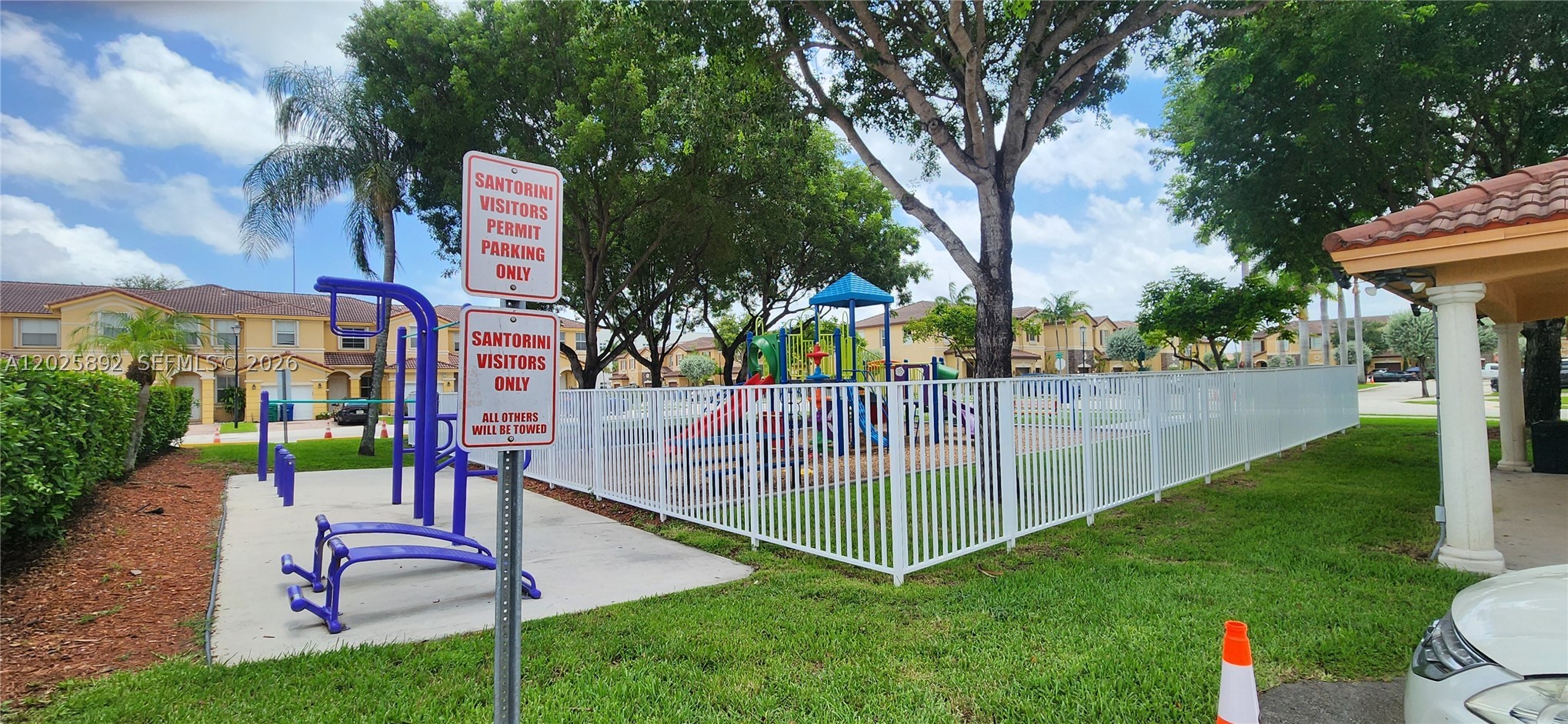 ISLANDS AT DORAL NORTHWES - Residential