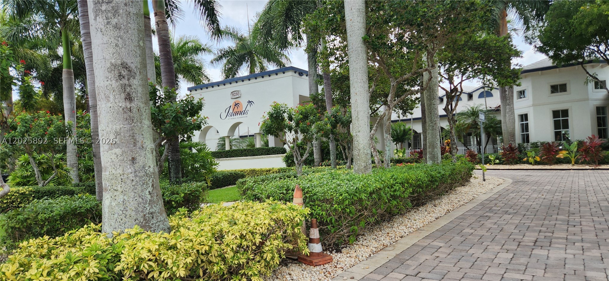 ISLANDS AT DORAL NORTHWES - Residential