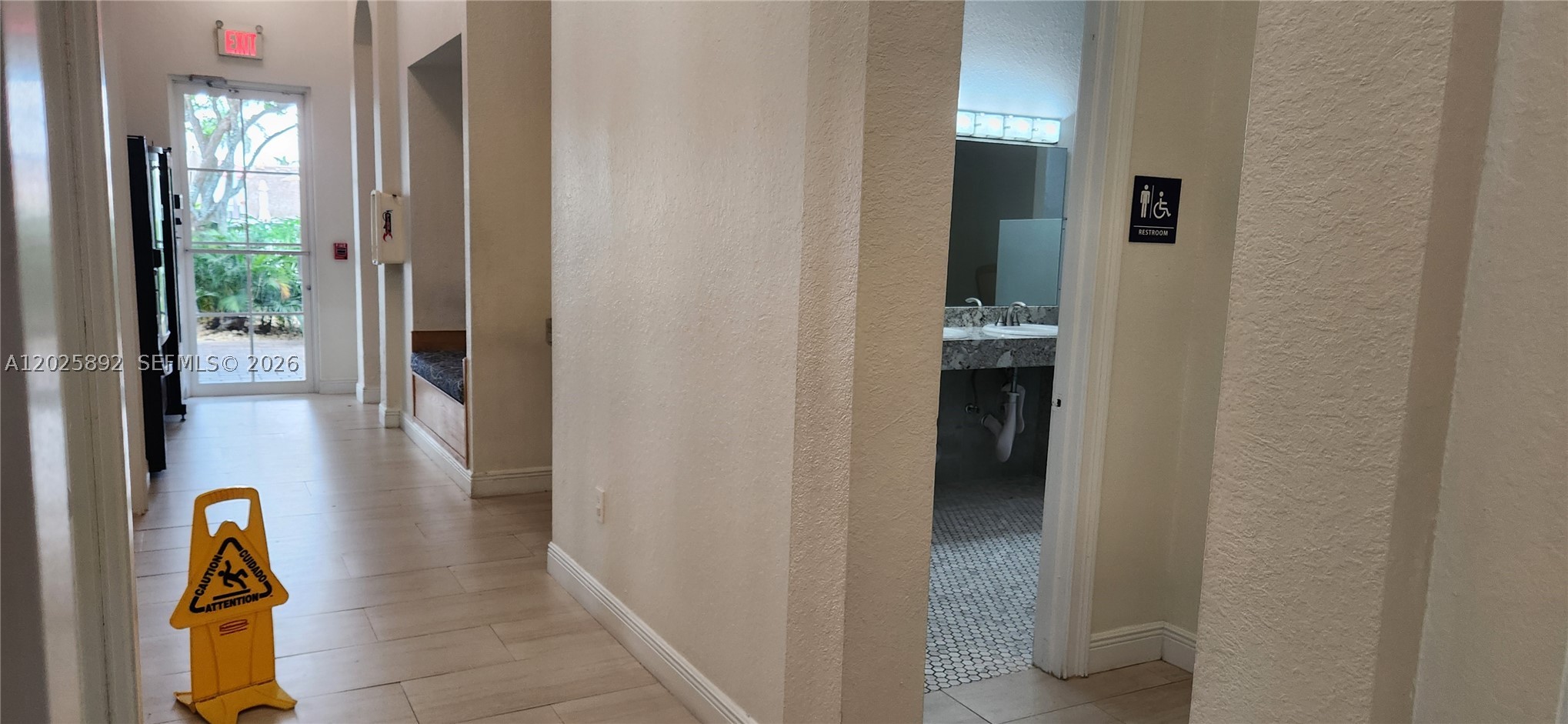 ISLANDS AT DORAL NORTHWES - Residential