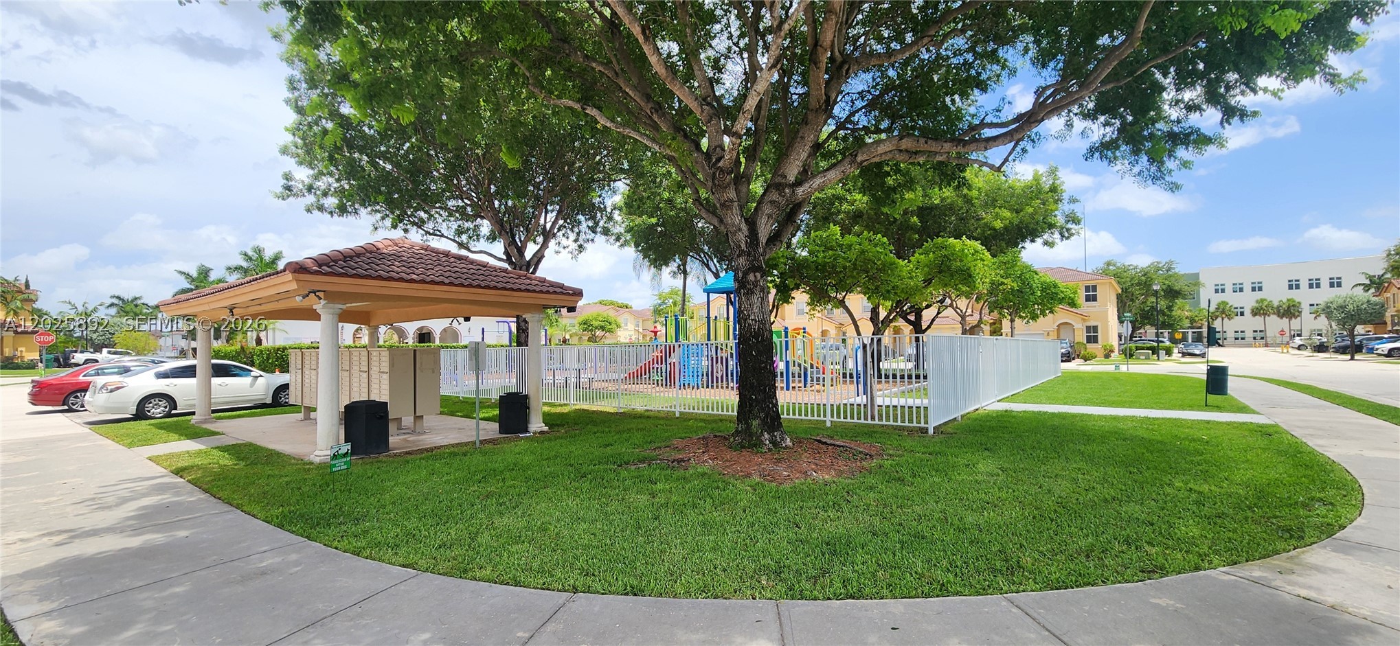 ISLANDS AT DORAL NORTHWES - Residential