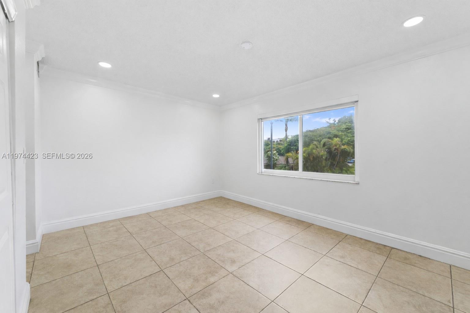VILLAGE OF KINGS CREEK CO - Residential Lease