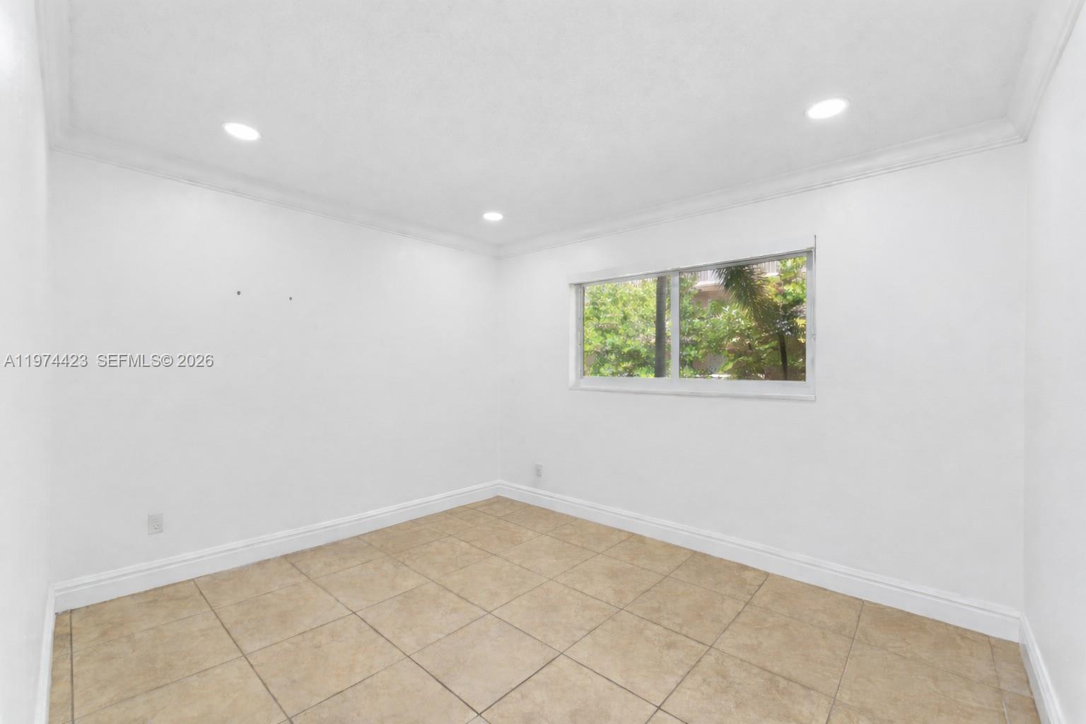 VILLAGE OF KINGS CREEK CO - Residential Lease