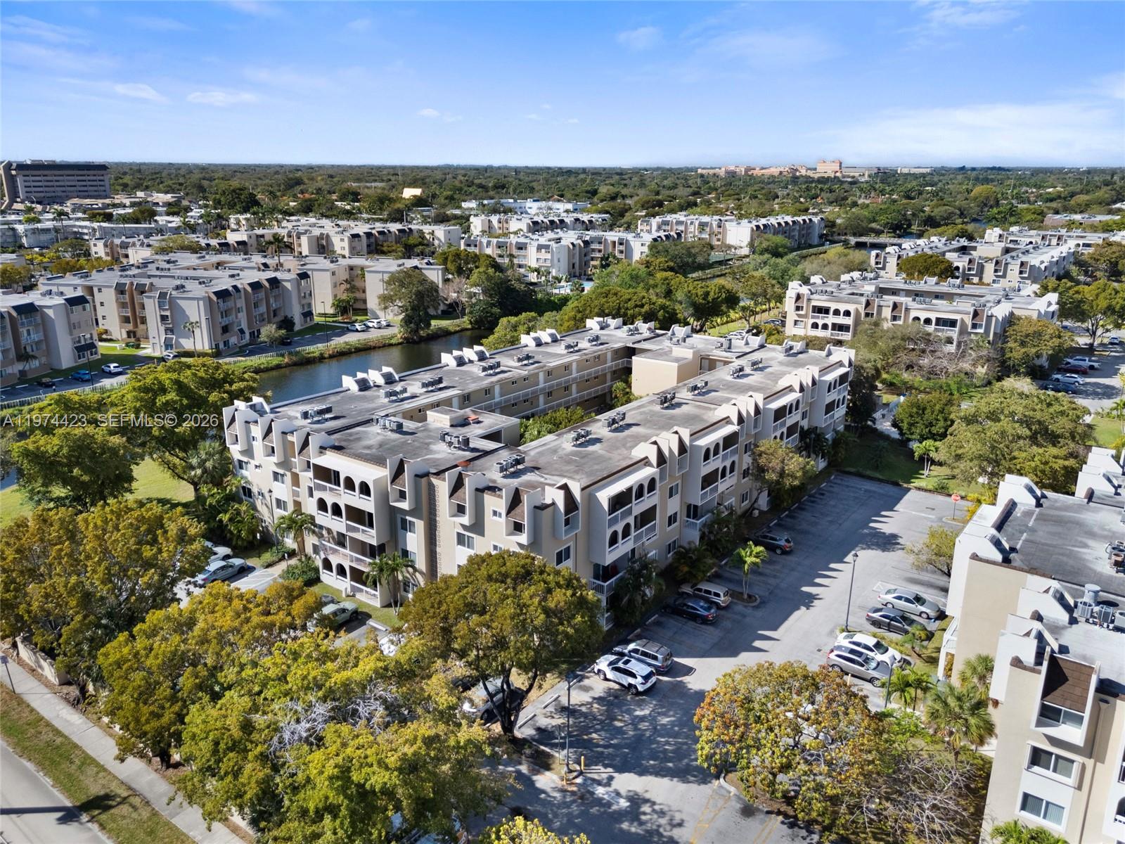 VILLAGE OF KINGS CREEK CO - Residential Lease