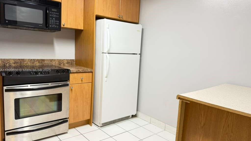 COUNTRY PINES CONDO - Residential Lease