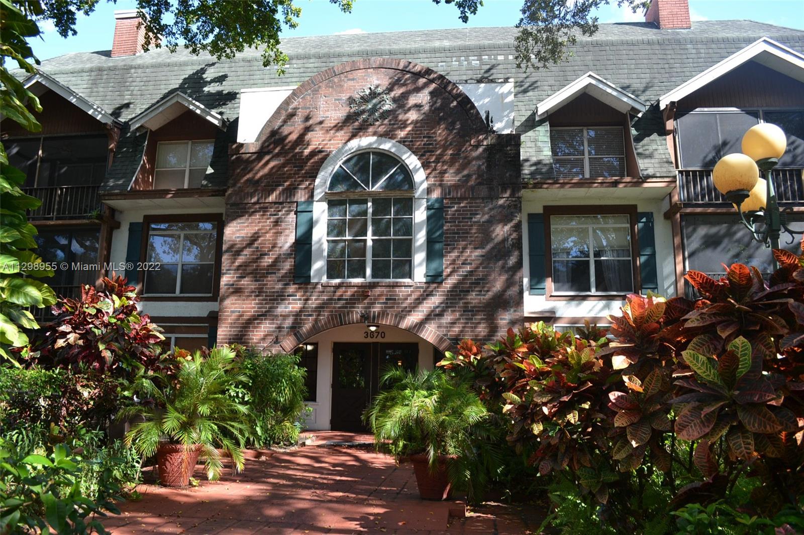 Beautiful lake view 1 Bed / 1.5 Bath, Condo with a lovely screened balcony and lake view. Freshly painted and tile floors throughout. The building has a lobby, elevators, central laundry, and trash chutes for each floor. This property is located in a well maintained gated complex with 24 hour guard, clubhouse, fitness center, indoor racquetball court, picnic and BBQ areas, and large In and outdoor heated pools.*** HOA request 670+ credit score. income is 45K+ annually***