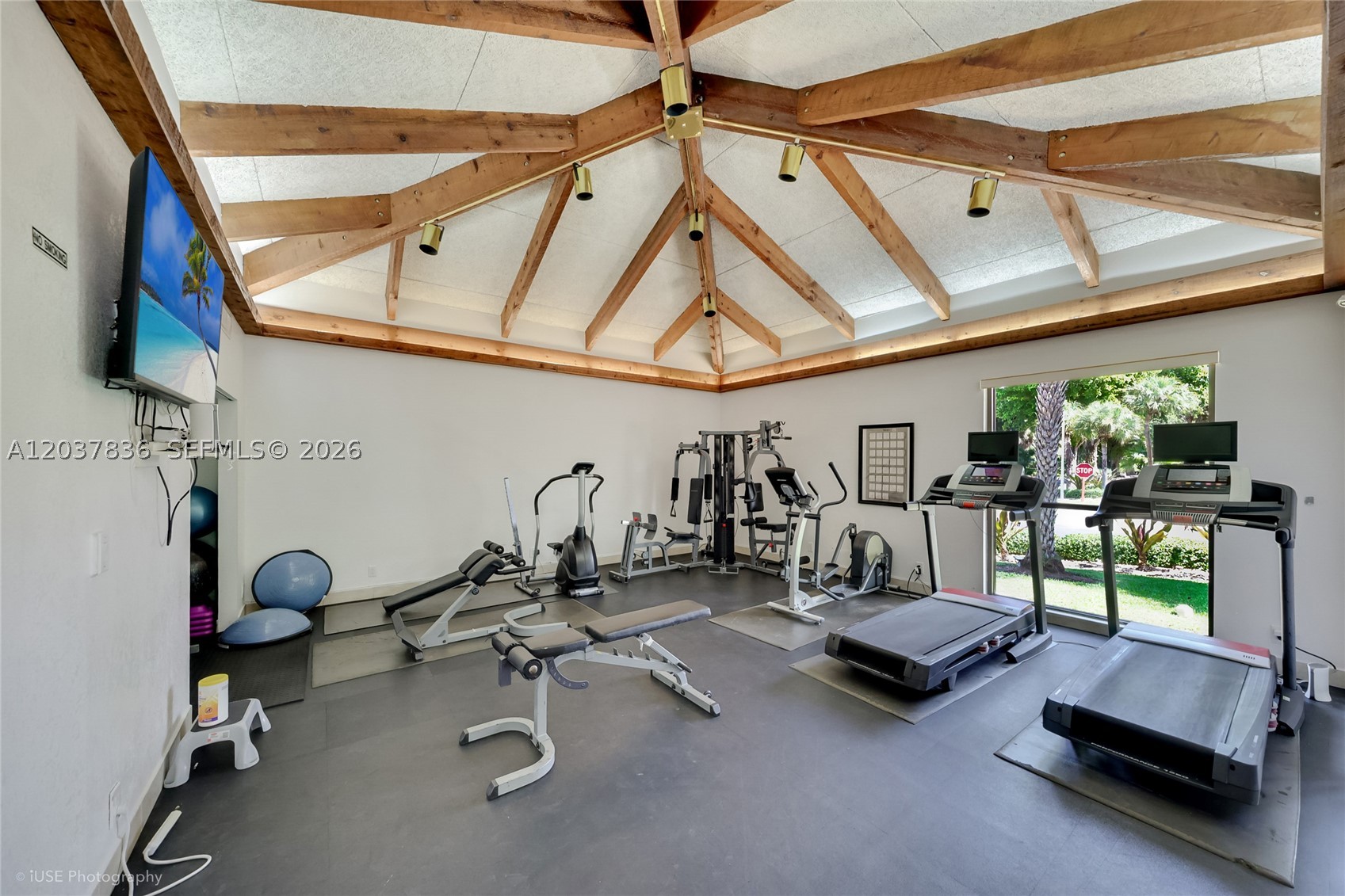 DELVISTA B CONDO - Residential
