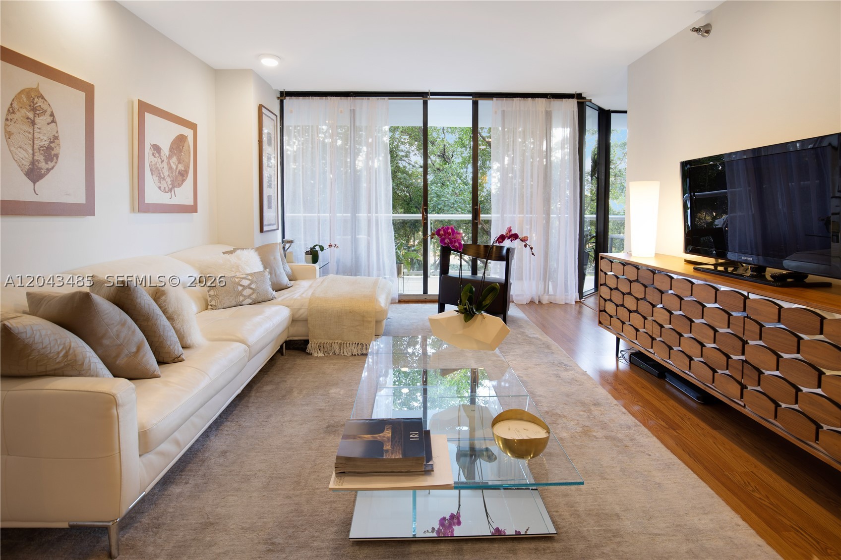 Welcome to this elegant residence at 3640 Yacht Club Dr #304, located in one of Aventura's most desirable communities. The building was recently renovated by renowned designer Steven G, featuring a beautifully updated lobby, state-of-the-art fitness center, and redesigned multipurpose/social room.

Ideally situated just minutes from Aventura Mall, fine dining, supermarkets, pharmacies, excellent schools, parks, and only moments from Sunny Isles Beach.

The residence is offered with select high-end furnishings, with some designer pieces negotiable and others included at no additional cost. A wonderful opportunity to enjoy comfort, convenience, and the best of the Aventura lifestyle.