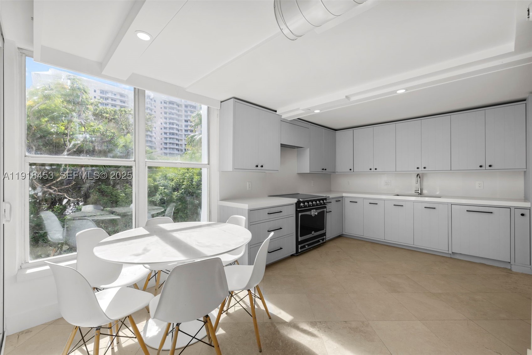SANDS OF KEY BISCAYNE CON - Residential