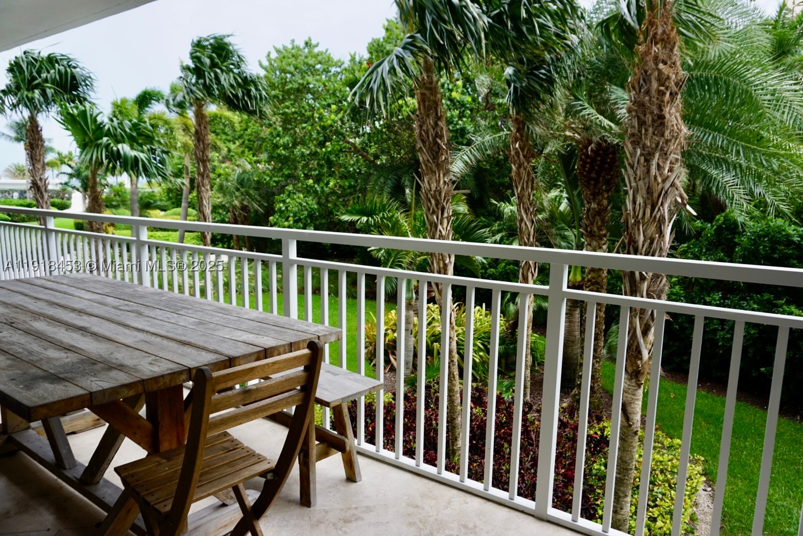 SANDS OF KEY BISCAYNE CON - Residential