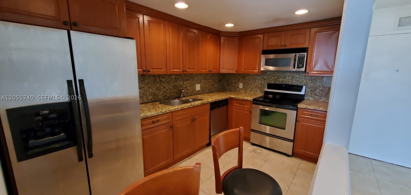 BRICKELL BISCAYNE CONDO - Residential Lease