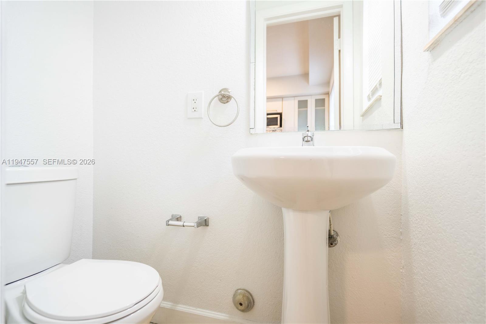 BAYVIEW TOWNHOMES CONDO - Residential Lease