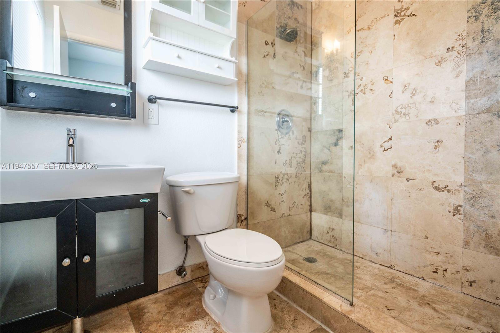 BAYVIEW TOWNHOMES CONDO - Residential Lease